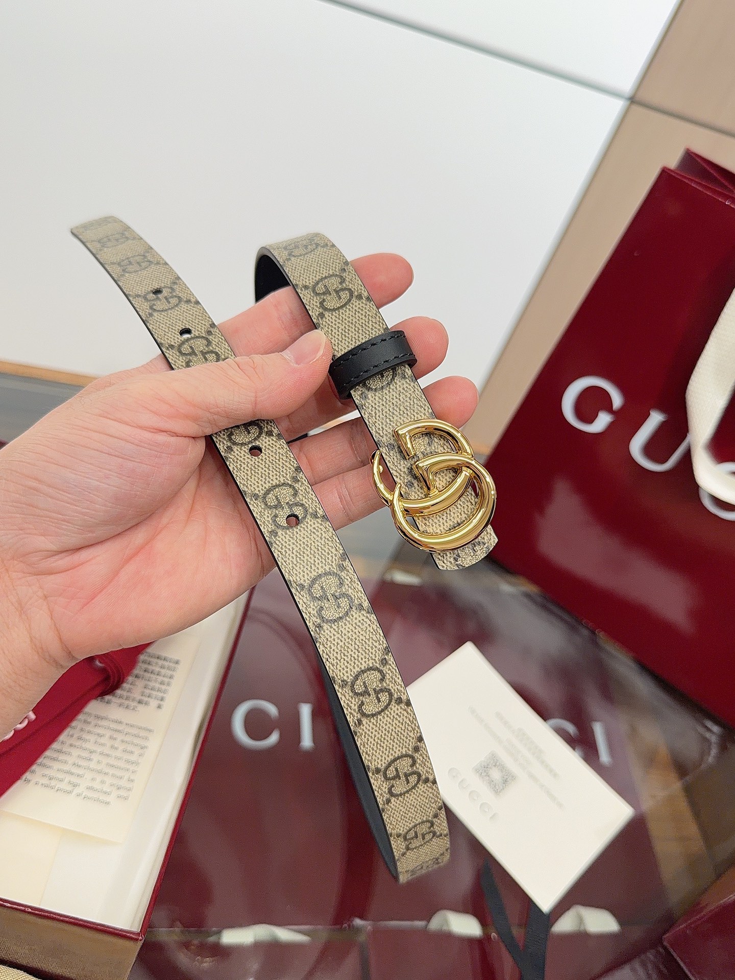 绝美gucci G女式新款腰帶 專櫃同步 寬2.0厘米 帶身帆布杏老花-拼進口小牛皮黑色 精緻真空電鍍双G型鋼扣 雙面可