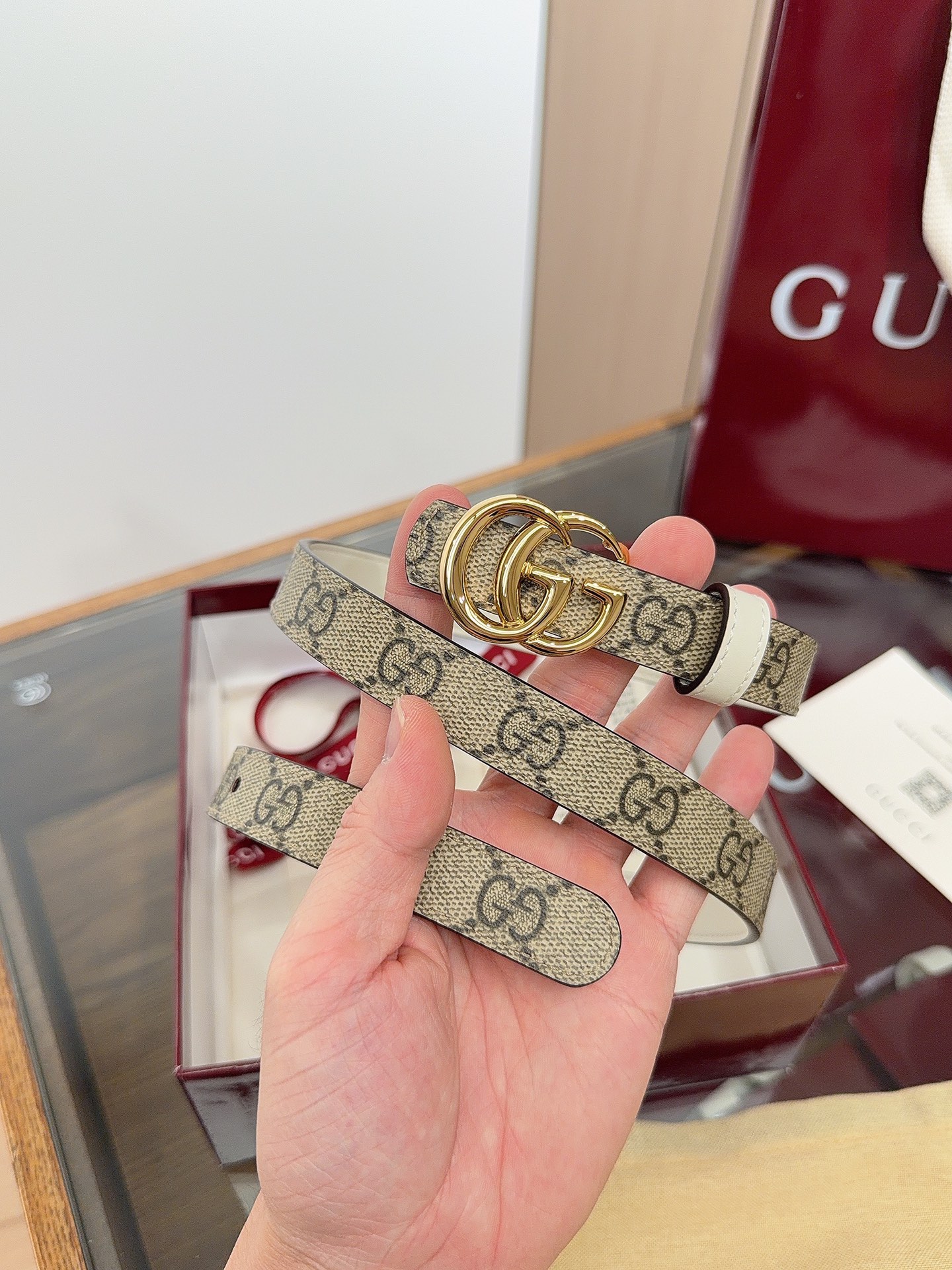 绝美gucci G女式新款腰帶 專櫃同步 寬2.0厘米 帶身帆布杏老花-拼進口小牛皮米白 精緻真空電鍍双G型鋼扣 雙面可