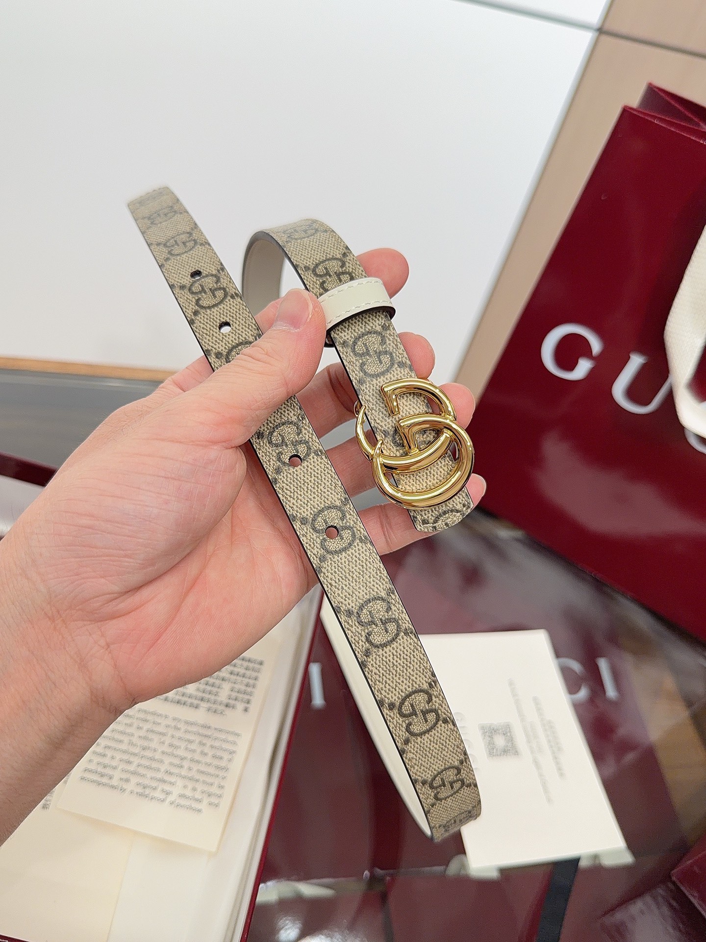 绝美gucci G女式新款腰帶 專櫃同步 寬2.0厘米 帶身帆布杏老花-拼進口小牛皮米白 精緻真空電鍍双G型鋼扣 雙面可
