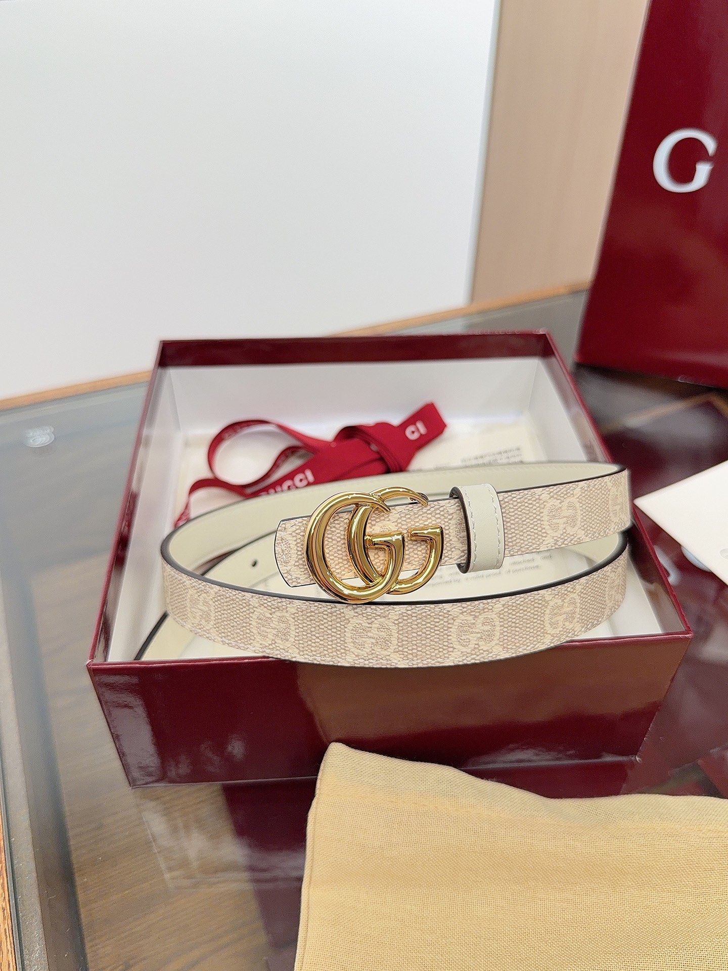 绝美gucci G女式新款腰帶 專櫃同步 寬2.0厘米 帶身帆布燕麦色老花-拼進口米白小牛皮 精緻真空電鍍双G型鋼扣 雙