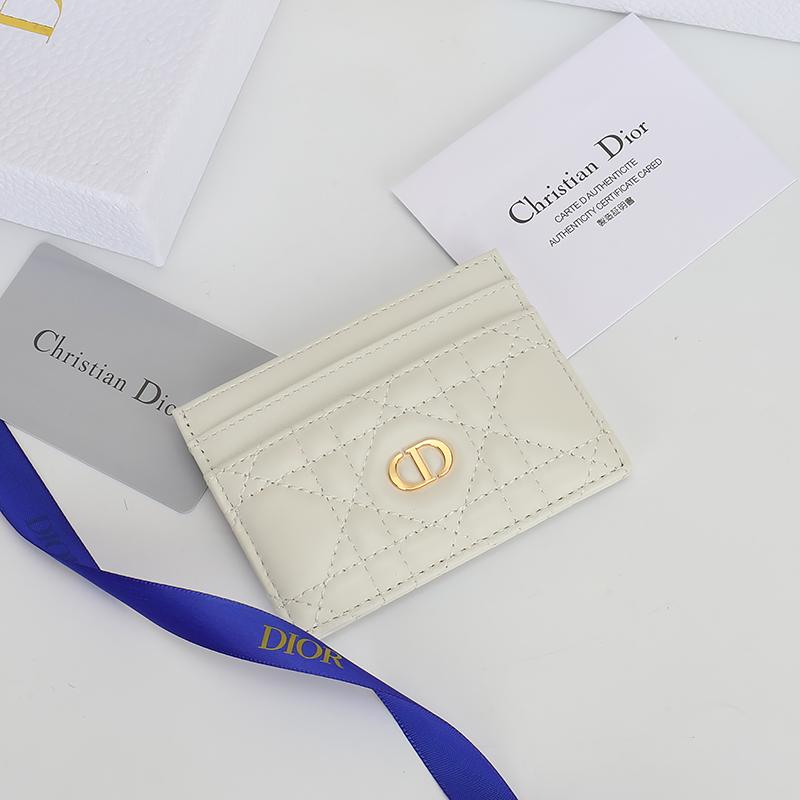 Dior 30 Montaigne White everyday