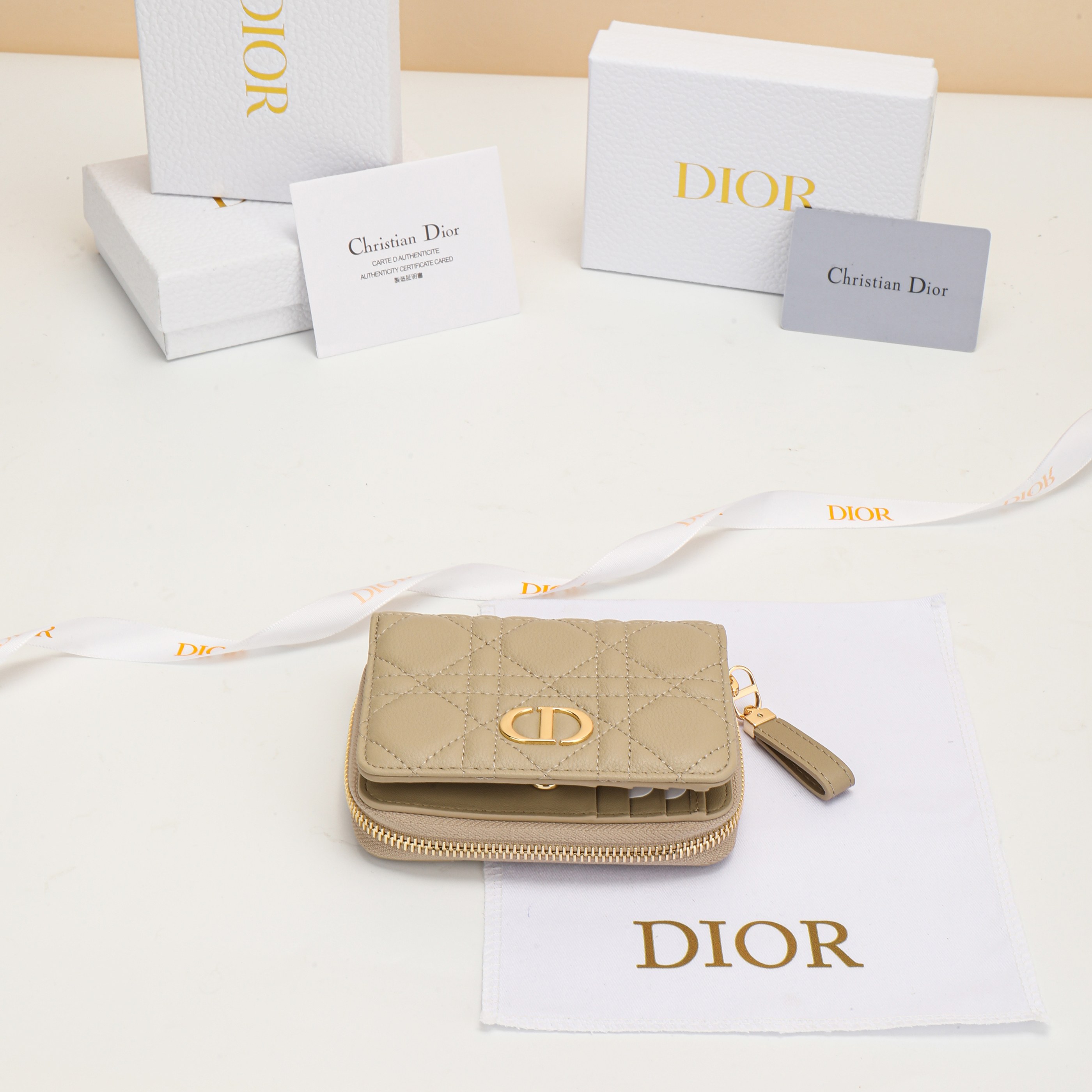 Bolsa Dior S5032 UWHC_M900_TU — photo 2