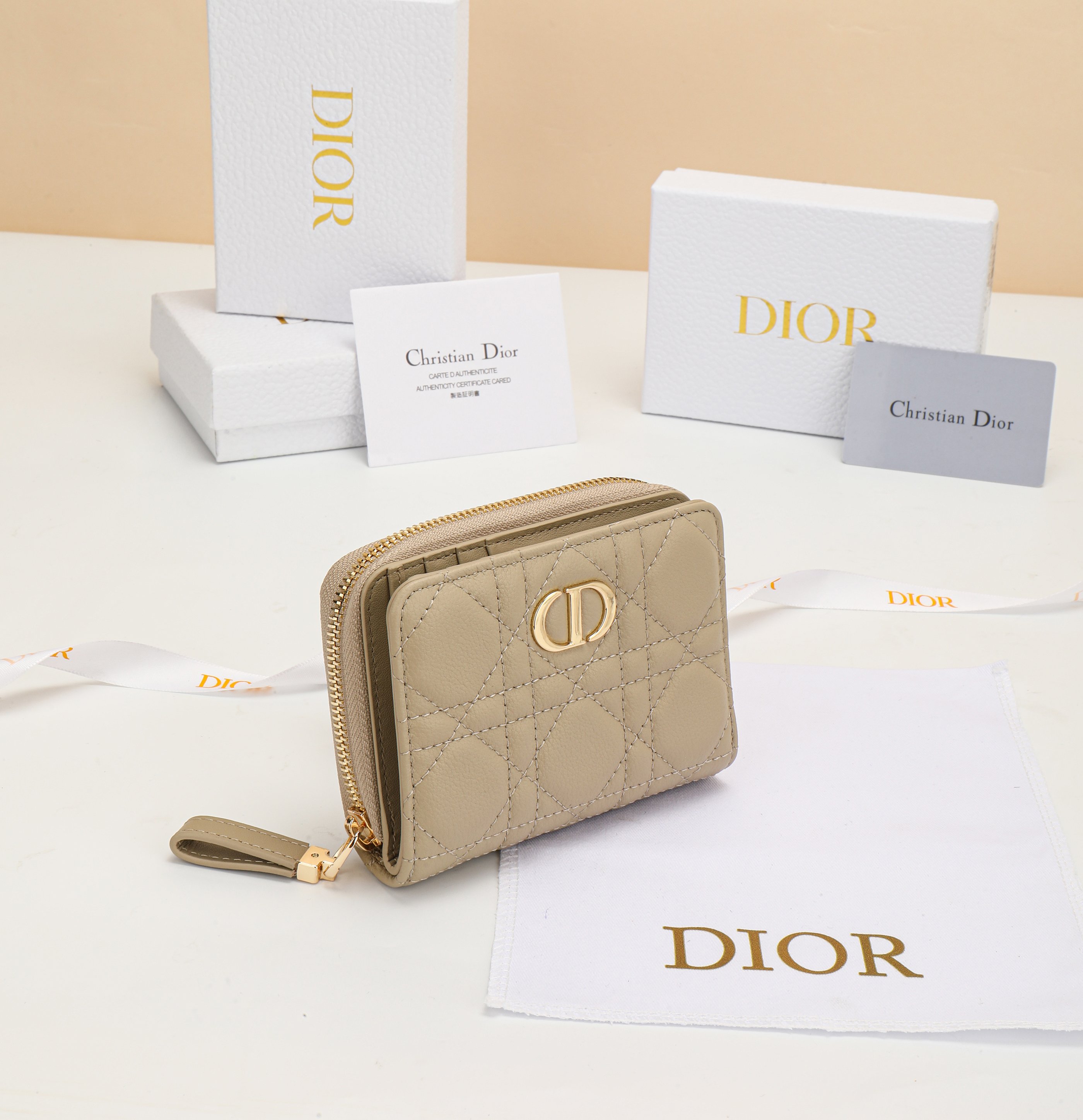 Bolsa Dior S5032 UWHC_M900_TU — photo 3