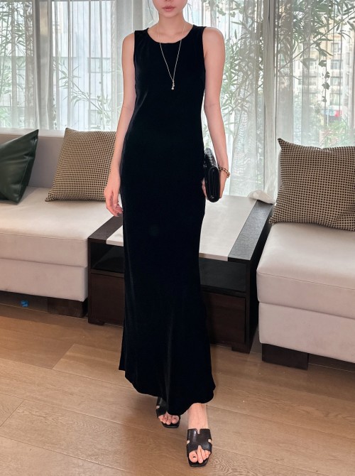 Elegant Sleeveless Black Velvet Maxi Dress - Flattering & Comfortable 1 Elegant Sleeveless Black Velvet Maxi Dress - Flattering & Comfortable