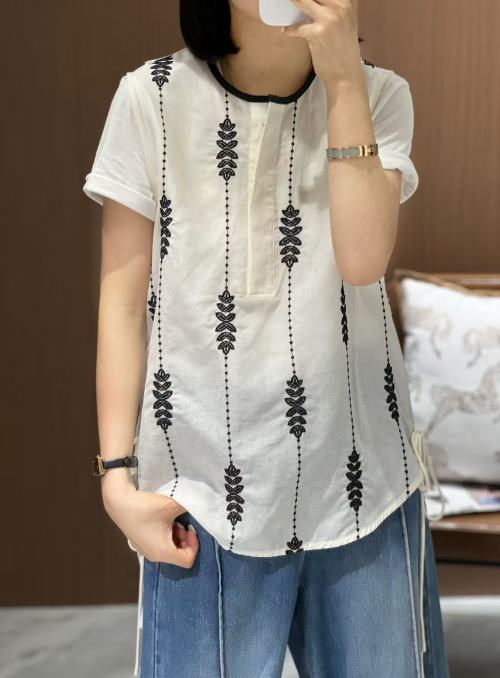 Elegant Embroidered Linen-Blend Top with Contrasting Trim - Stylish and Chic 1 Elegant Embroidered Linen-Blend Top with Contrasting Trim - Stylish and Chic
