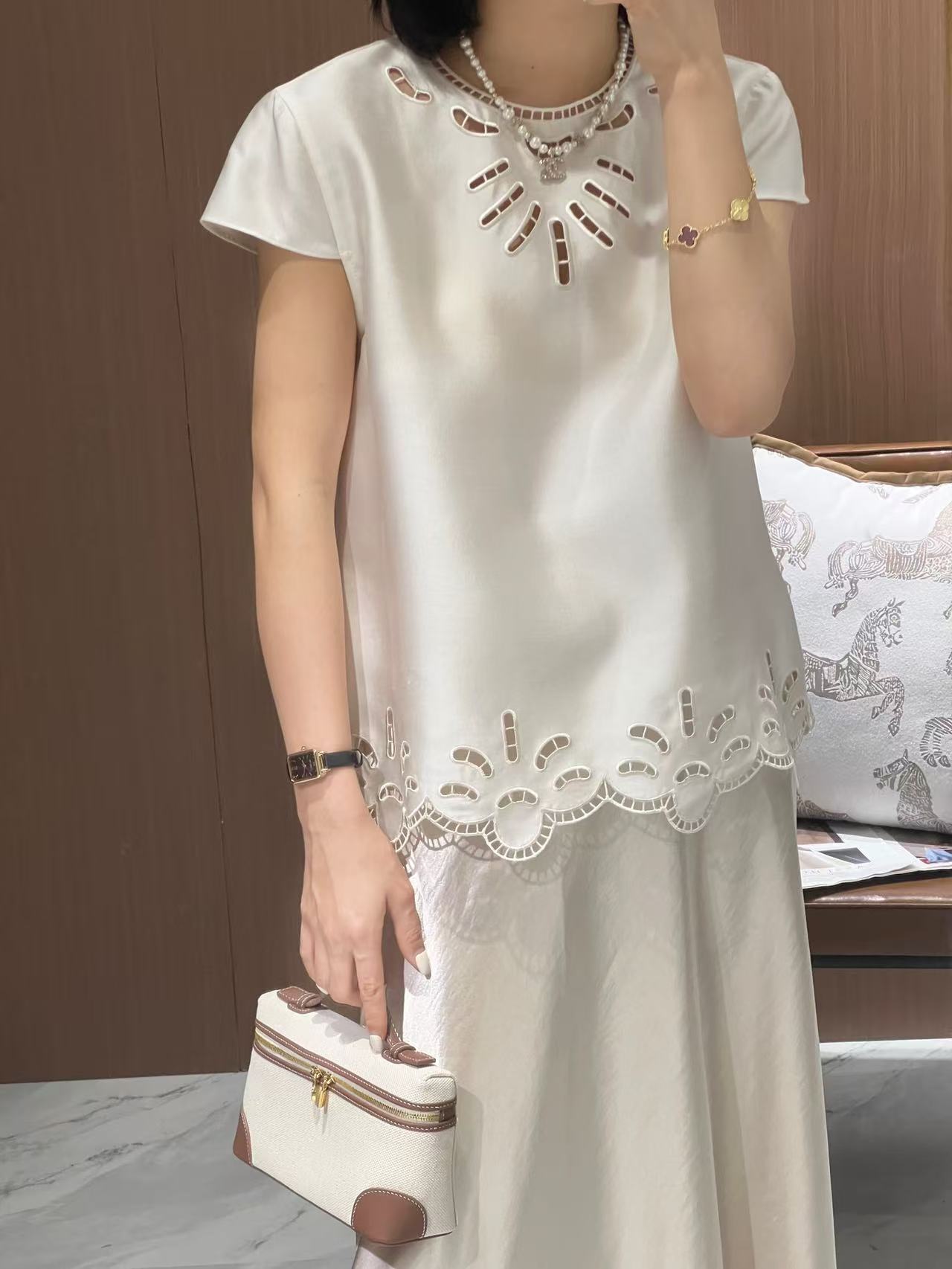 Elegant Women's Wool Silk Blend Top with Delicate Cutout Embroidery Detail 3 a1747105773407 7284