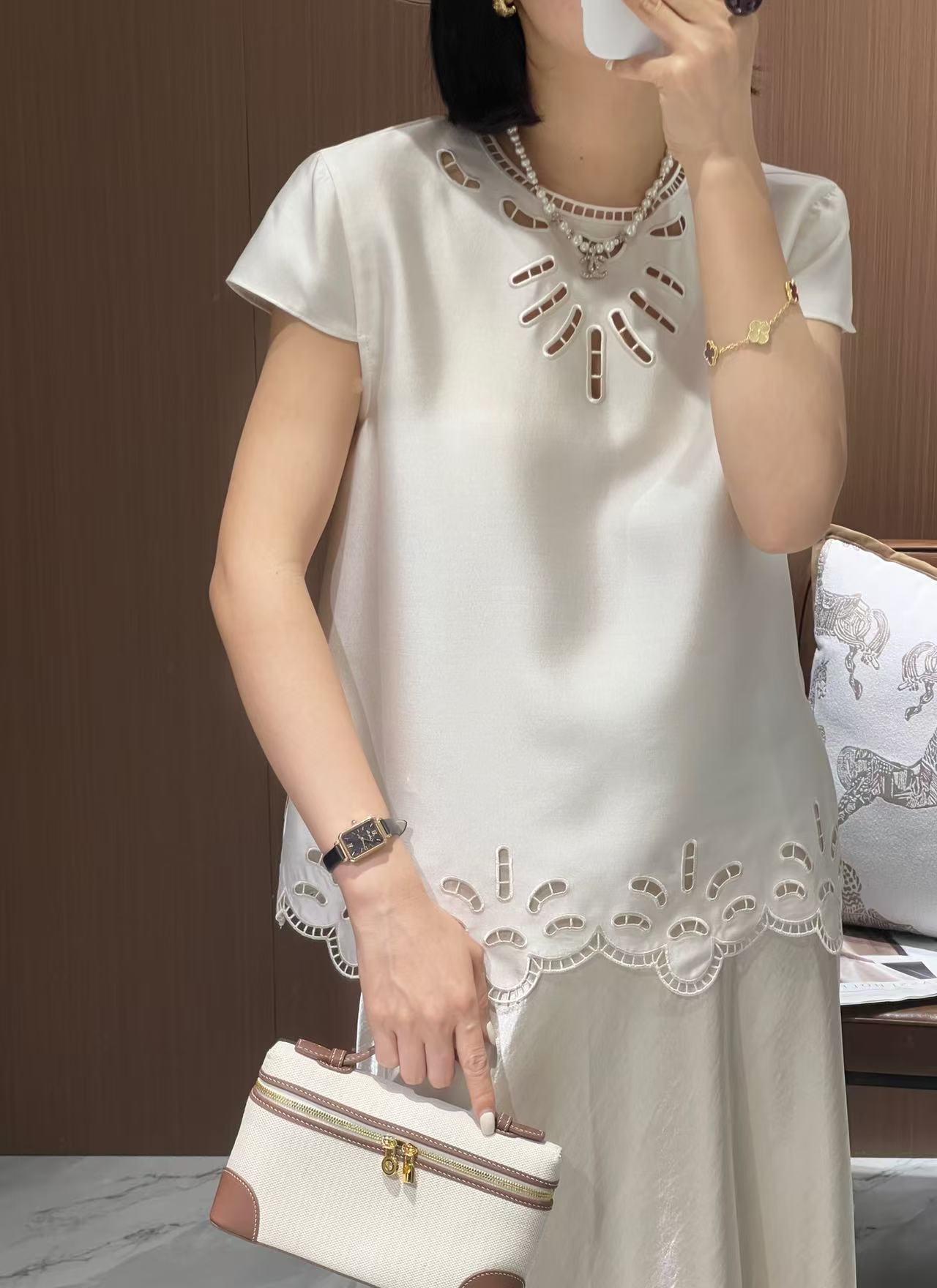 Elegant Women's Wool Silk Blend Top with Delicate Cutout Embroidery Detail 4 a1747105773408 8303