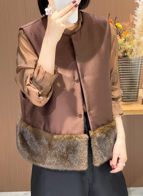 Wool Silk Blend Vest with Mink Trim, Lightweight & Warm, Versatile Style 1 Wool Silk Blend Vest with Mink Trim, Lightweight & Warm, Versatile Style
