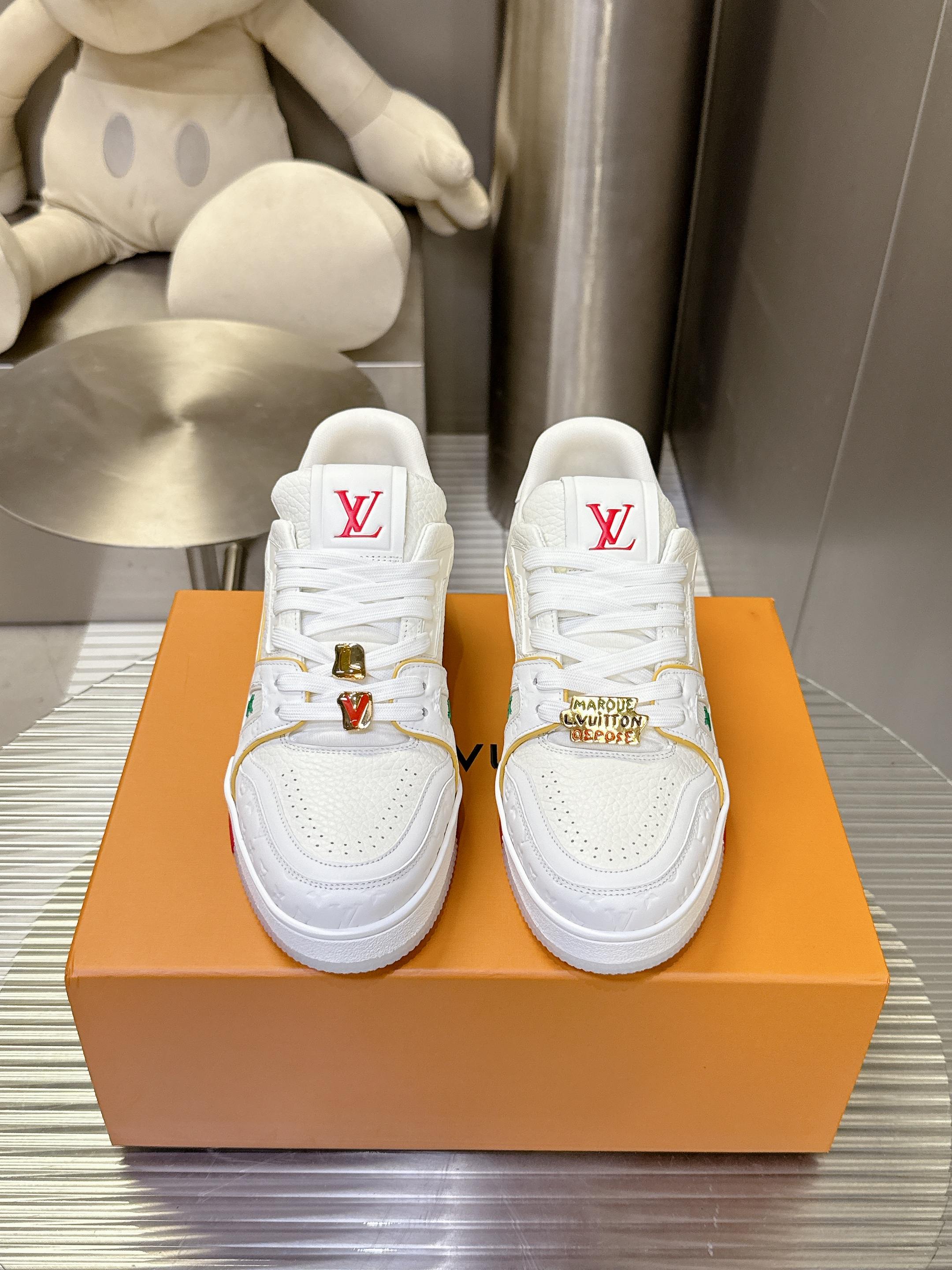 NO:446206,Limited version!  Fasteners # Low-top sneakers, exclusive custom cowhide upper, outsole TPU, mold fee 2w+ texture comparable to the original version, footbed polymetallic micro-material and breathable British mesh, the original details are consistent, please pay attention to distinguish between the market currency materials Size35-46 (male 38.46 women 41 needs to be customized), casual shoes/sneakers, cowhide19860909限定款！扣件# 低帮运动鞋 鞋面独家订制牛皮 大底TPU、模具费2w+ 质感媲美原版 垫脚聚米微料加透气英伦网布 细节原版一致 请注意区分市面通货材料 Size35-46码（男38.46女41需要订做）,休闲鞋/运动鞋,sneakers,cowhide,Women's Shoes