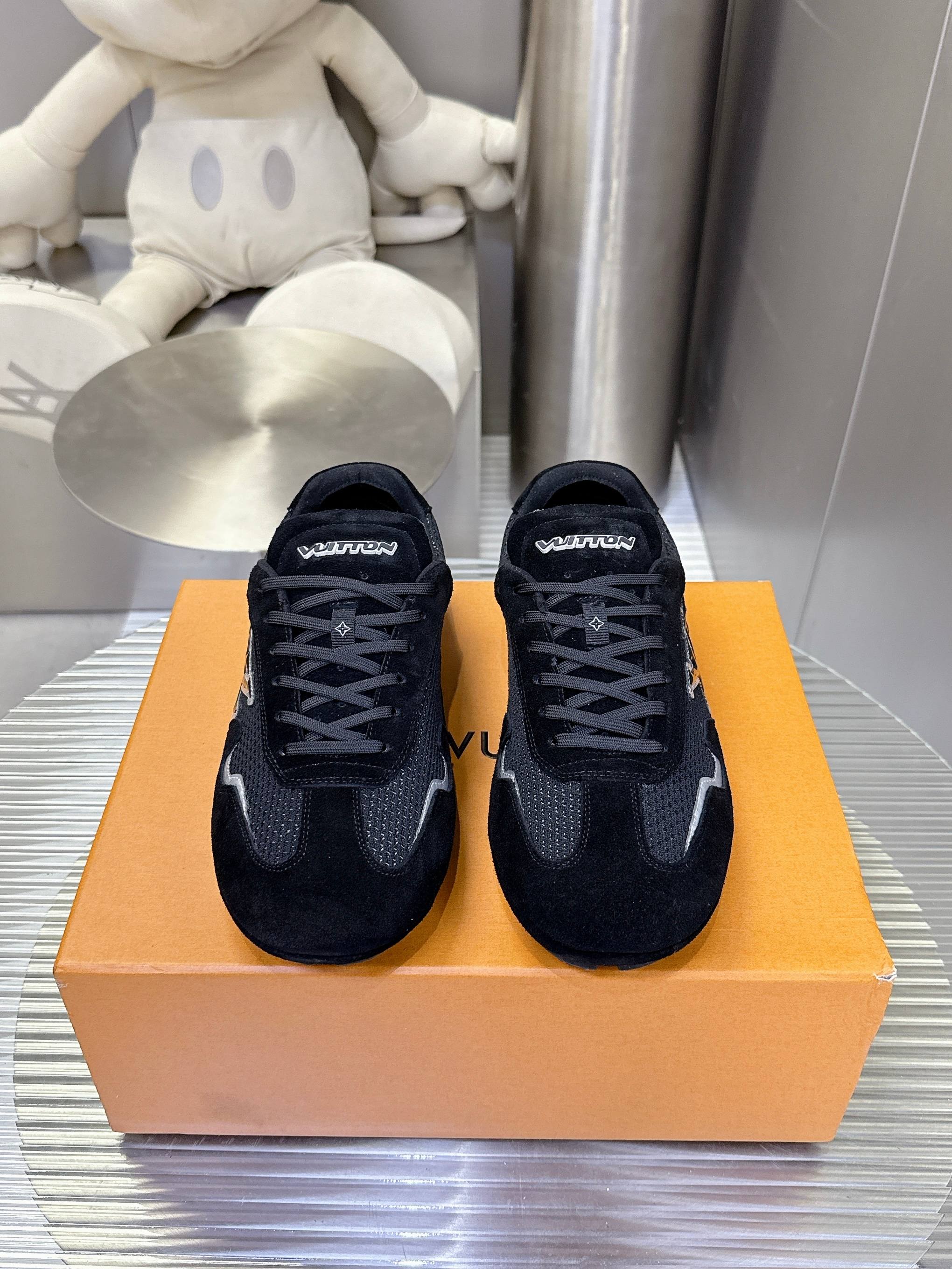 NO:446161,LV new couple's thin-soled shoes, say goodbye to the heavy, embrace the light and ultra-thin sole design, giving the foot agility and freedom, showing calmness in the steps. Retro moral training shoes. A pair of good shoes are worn throughout the summer. Fabric: Customized mesh suede cowhide, size 35-46, casual shoes/sports shoes, louis vuitton, sneakers, cowhide19860909LV新款情侣款薄底鞋,告别厚重,拥抱轻盈超薄底设计,赋予足下灵动自由,步履间尽显从容.复古德训鞋 .一双好鞋穿遍夏天 面料 : 定制网面绒面牛皮拼接 码数35-46,休闲鞋/运动鞋,louis vuitton,sneakers,cowhide,Women's Shoes