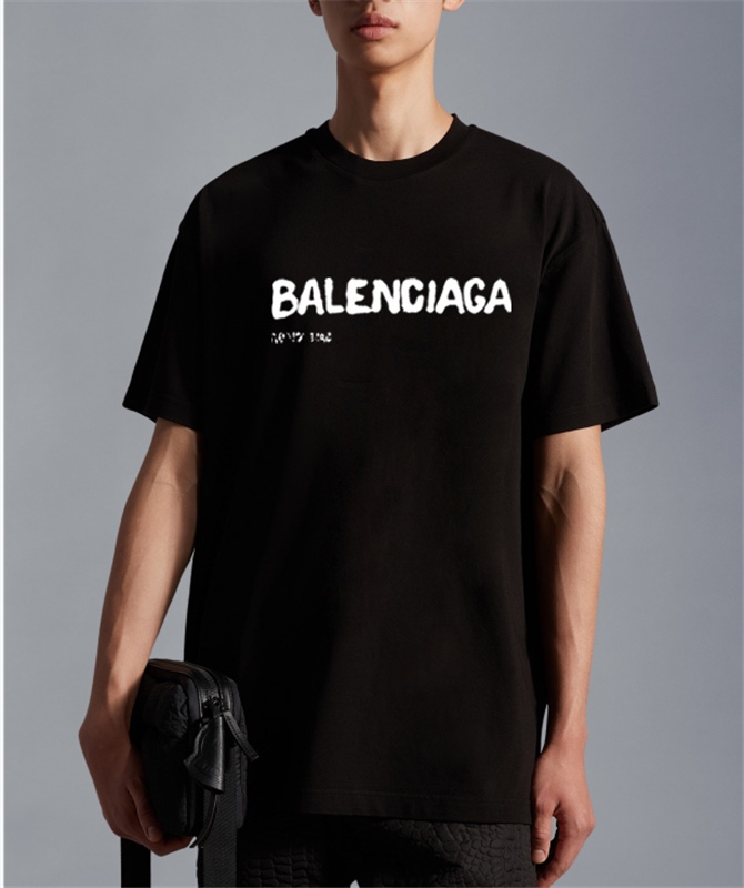Balenciaga  春夏新款   男装logo字母印花 男装短袖T恤色泽清新 做工精细～纯棉面料【：码数】S-4xl   qbeq