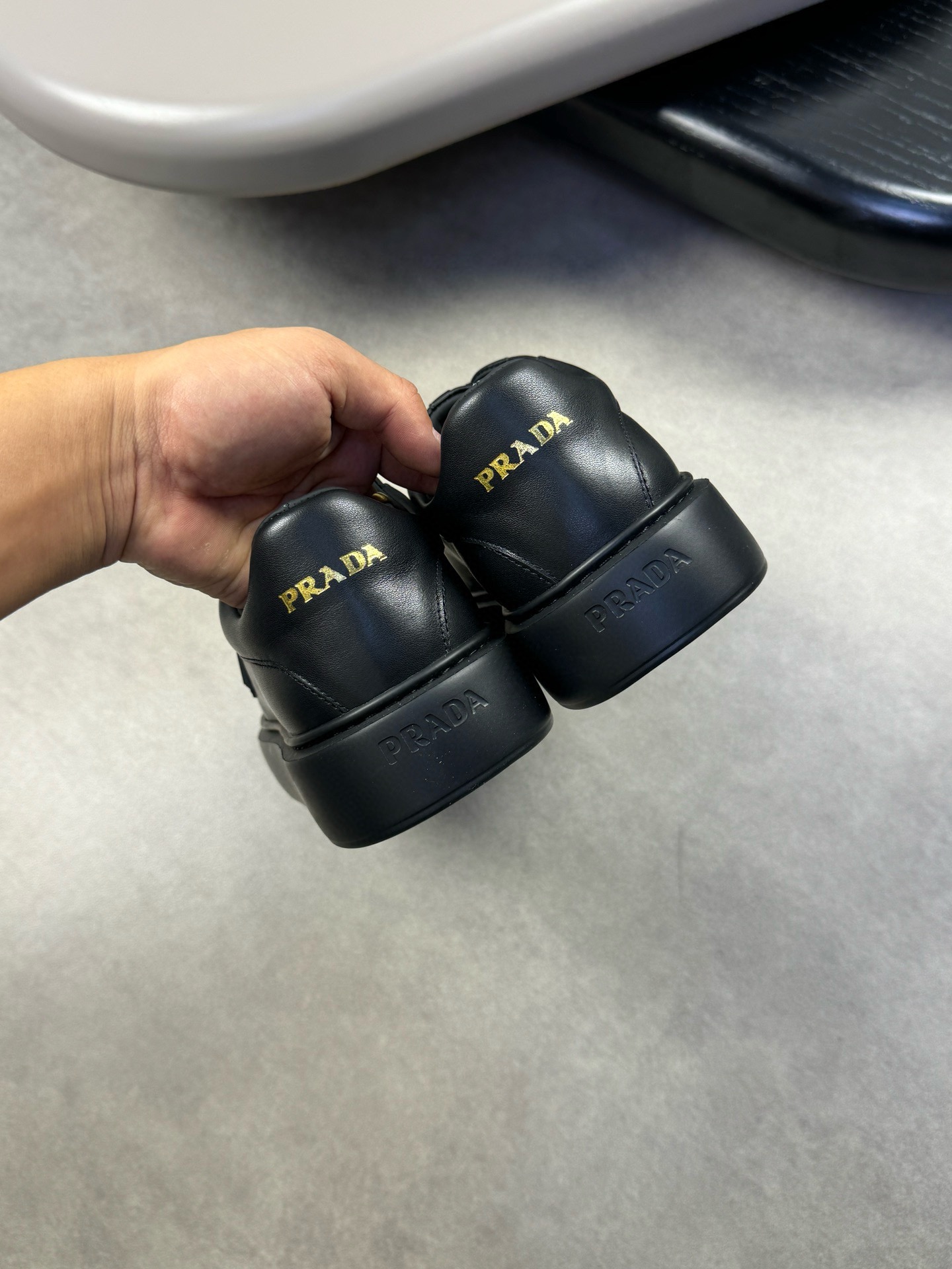 [PRADA] Prada P230 - Calidad de gama alta Original único - Superior: la versión original de cuero de