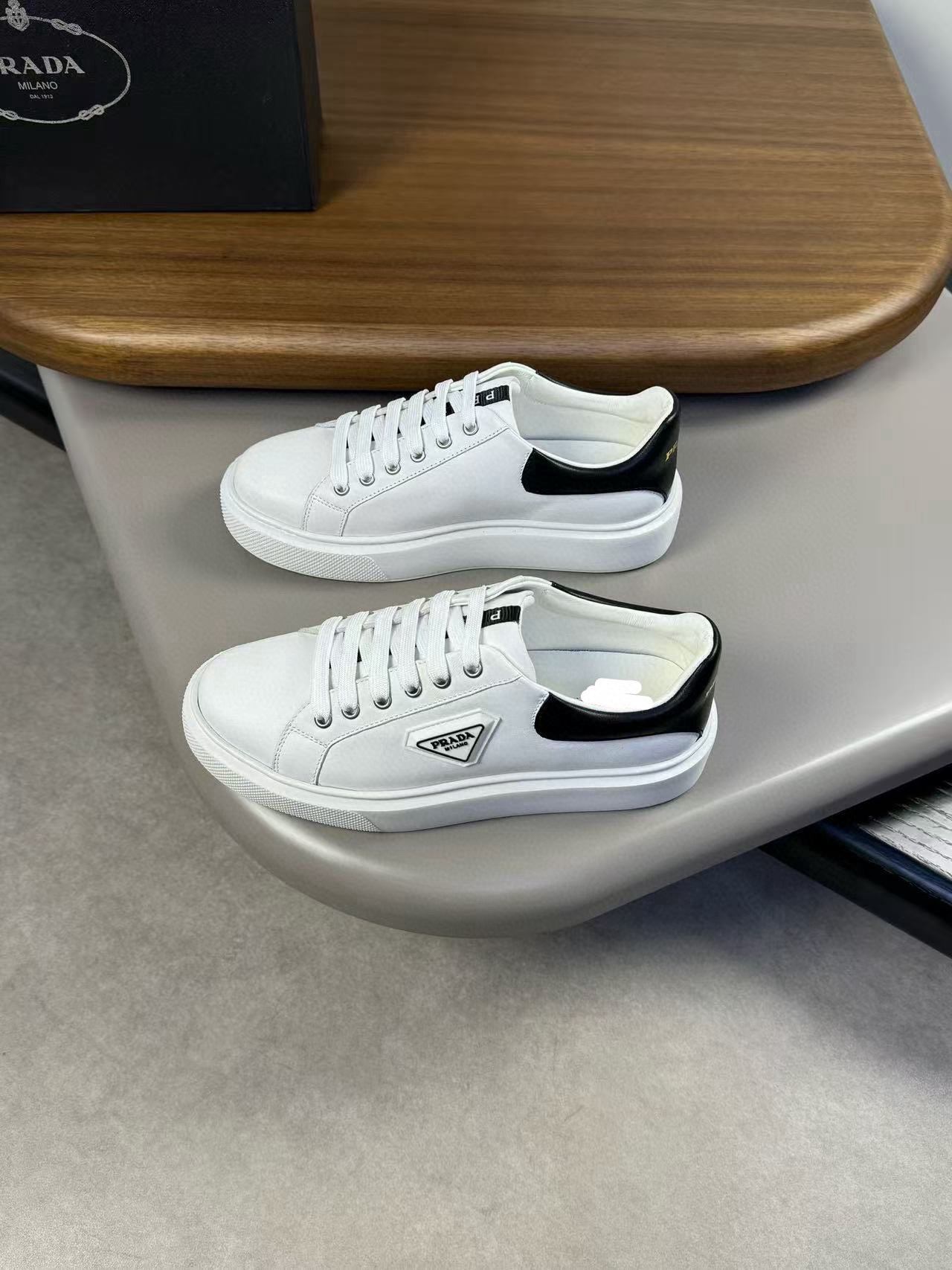 [PRADA] Prada P230 - Calidad de gama alta Original único - Superior: la versión original de cuero de