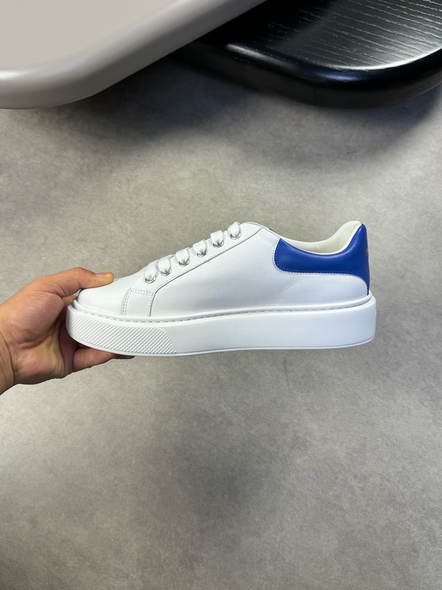 [PRADA] Prada P230 - Calidad de gama alta Original único - Superior: la versión original de cuero de