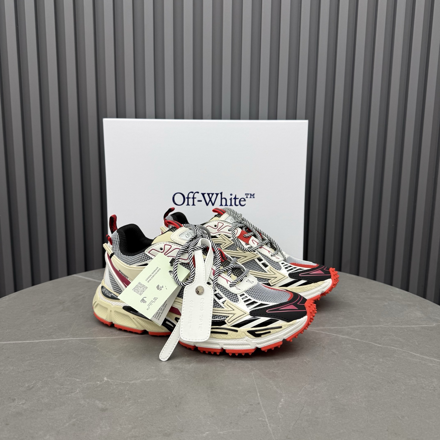 NO:779865,[off-white] Couple model, Size: 35-44 (Customized 38.45.46 for men) High-quality version of the 'Out of office' series original mold, original last, production process 1:1 original OFF GREY) OFF-WHITE Be Right Back Couple model round toe lace-up arrow pattern low-top lifestyle casual shoes green. One is called 'Be Right'  Back” sneakers for running shoes. The design of this sneaker is inspired by Japanese sports aesthetics and craftsmanship, with running performance and principles at its core.,,off white,sneakers19860909【off- white】情侣款,Size:35-44（男38.45.46定做） 高品质版本“Out of office”系列原版开模,原版套楦,制作工艺1:1原版OFF GREY） OFF-WHITE Be Right Back 情侣款圆头系带 箭头图案 低帮 生活休闲鞋 绿色. 一款名为“Be Right Back”运动鞋的跑鞋这款运动鞋的设计灵感来自日本的运动美学和工艺,以跑步性能和原则为核心.,,off white,sneakers,Men's shoes
