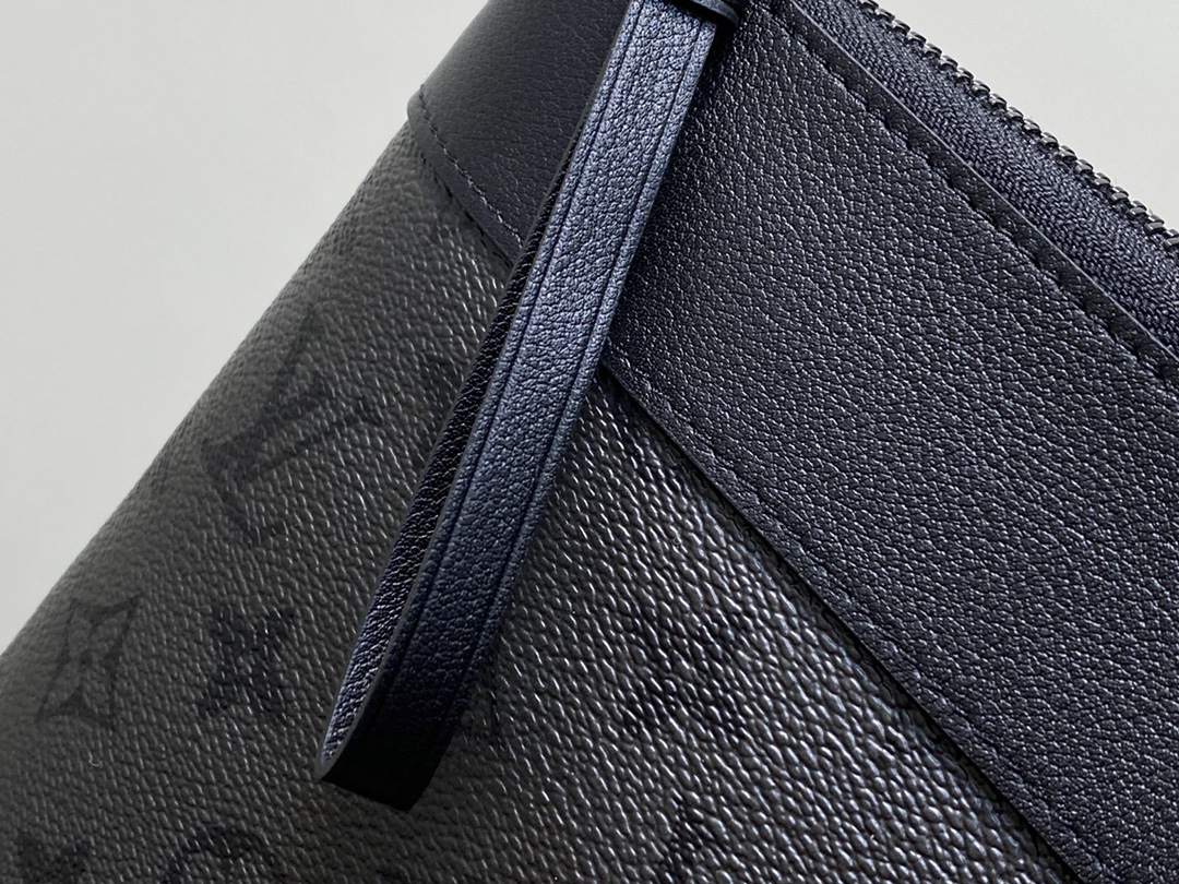 LV Style Black Leather Travel Bag style reference detail image 8 from source 760033