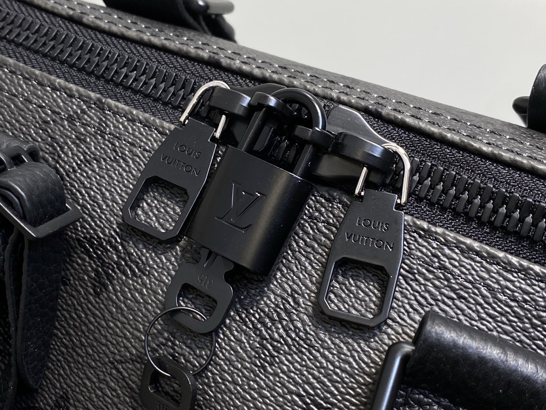 LV Style Black Leather Travel Bag style reference detail image 8 from source 760030