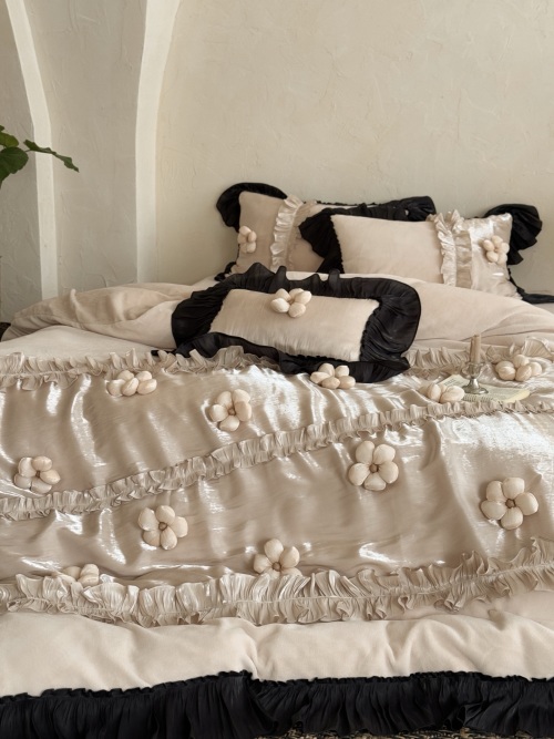 Milk Velvet Bedding Set with Floral Appliqués and Ruffled Edges - Queen Size 1 Milk Velvet Bedding Set with Floral Appliqués and Ruffled Edges - Queen Size