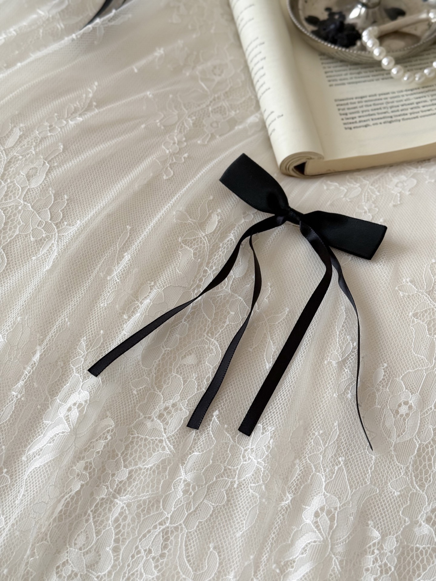 Lace Ruffle Bedding Set with Bows - Milk Velvet Fabric, Soft and Comfortable 7 i1759117129004 148 0 5