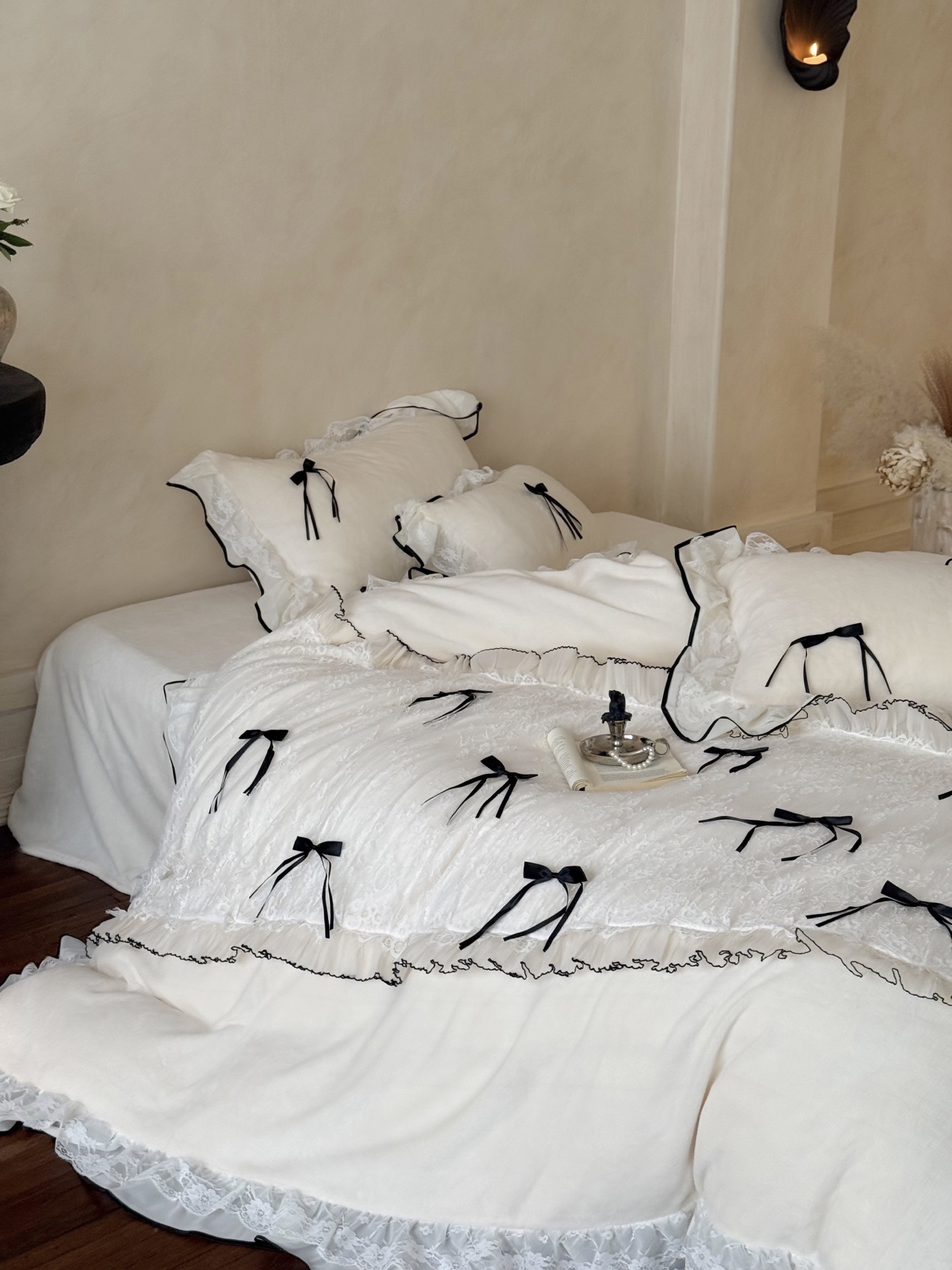 Lace Ruffle Bedding Set with Bows - Milk Velvet Fabric, Soft and Comfortable 13 i1759117132327 6993 0 11
