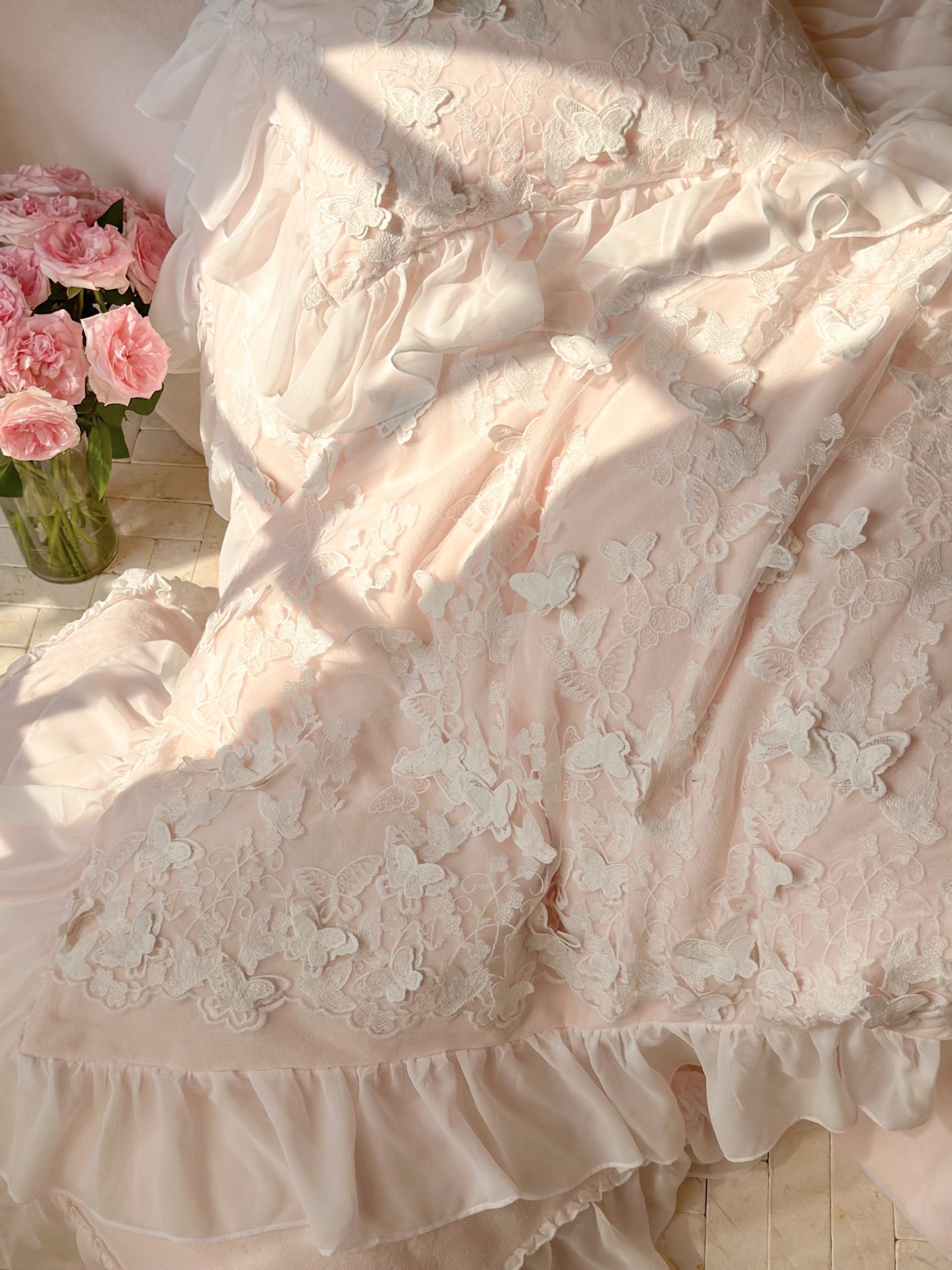 Romantic Floral Milk Velvet Bedding Set with Ruffle Edge - Sky Blue, Pink, Red 16 i1759117251671 1911 0 14