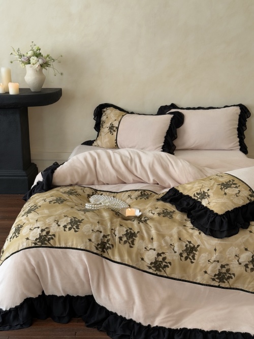 Elegant Floral Milk Velvet Bedding Set with Ruffle Trim - Cozy & Stylish 1 Elegant Floral Milk Velvet Bedding Set with Ruffle Trim - Cozy & Stylish