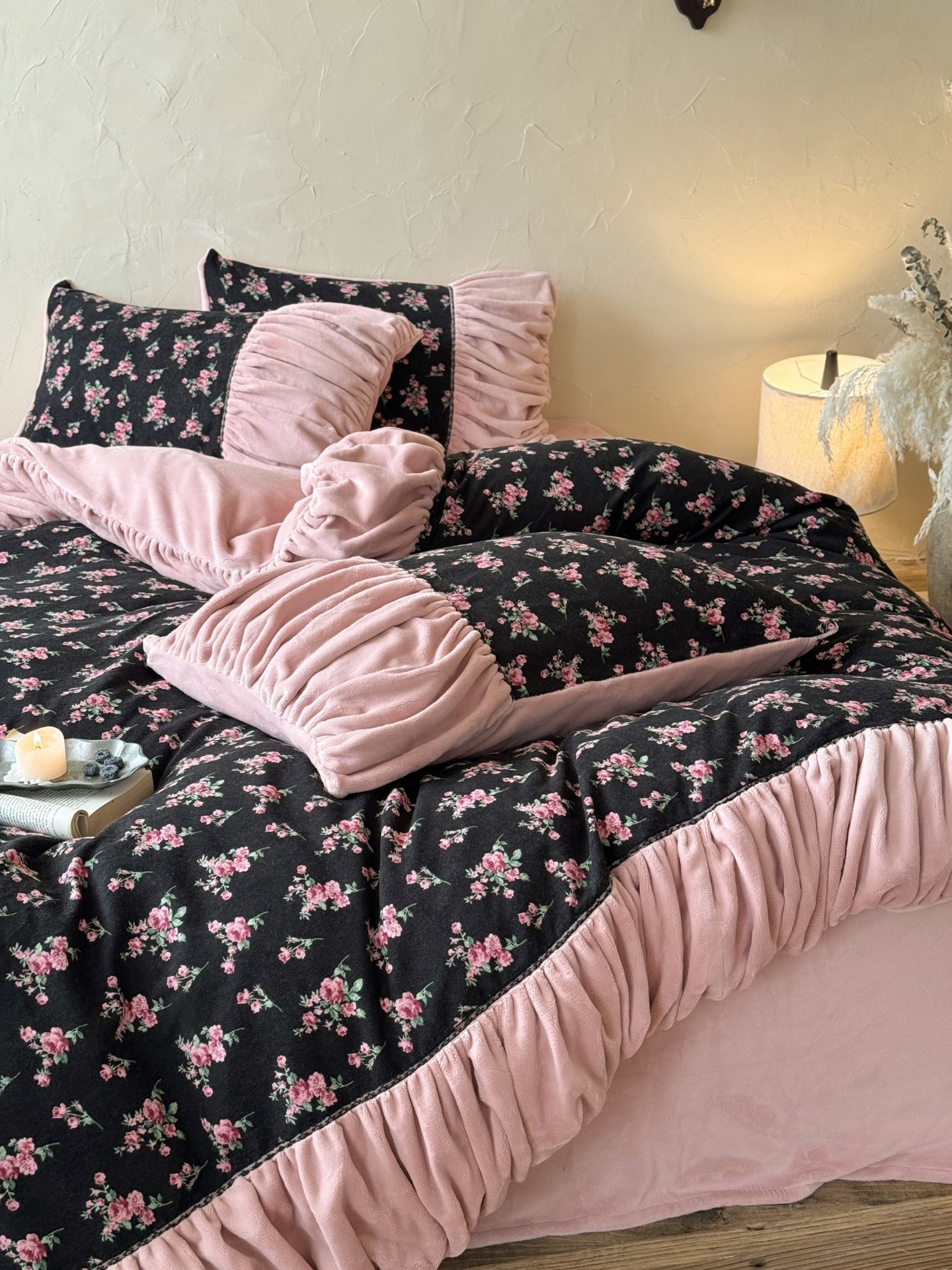 Floral Milk Velvet Bedding Set - Luxury Comfort and Style for Your Bedroom 10 i1760498082837 7234 0 8