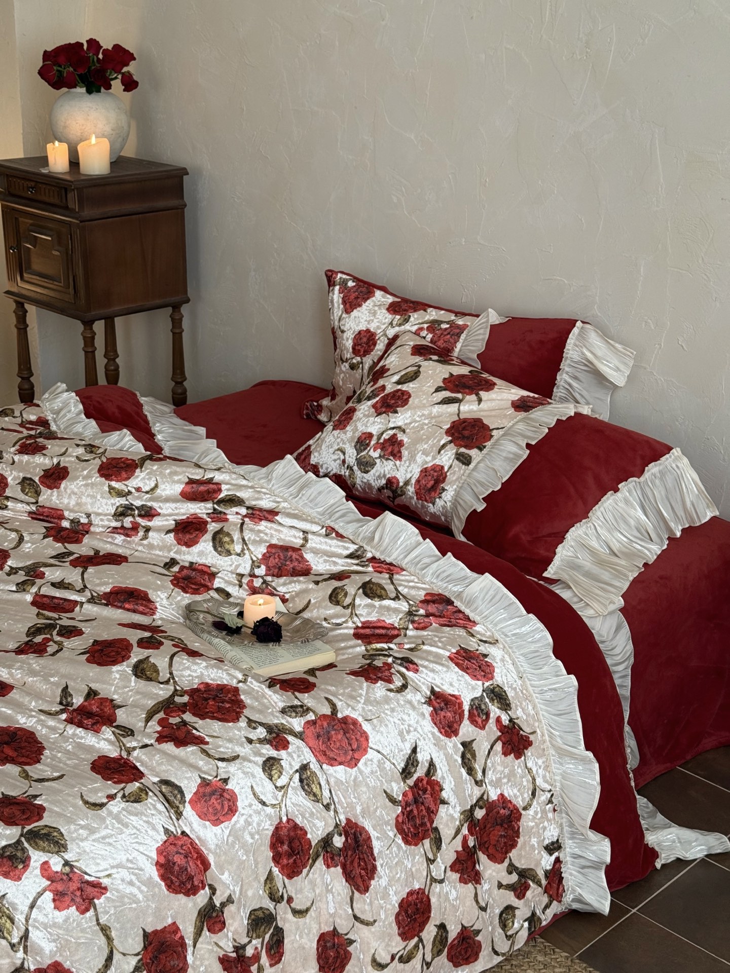 Elegant Rose Print Bedding Set - High-Quality Milk Velvet, Soft and Comfortable 6 i1760498493478 8797 0 4