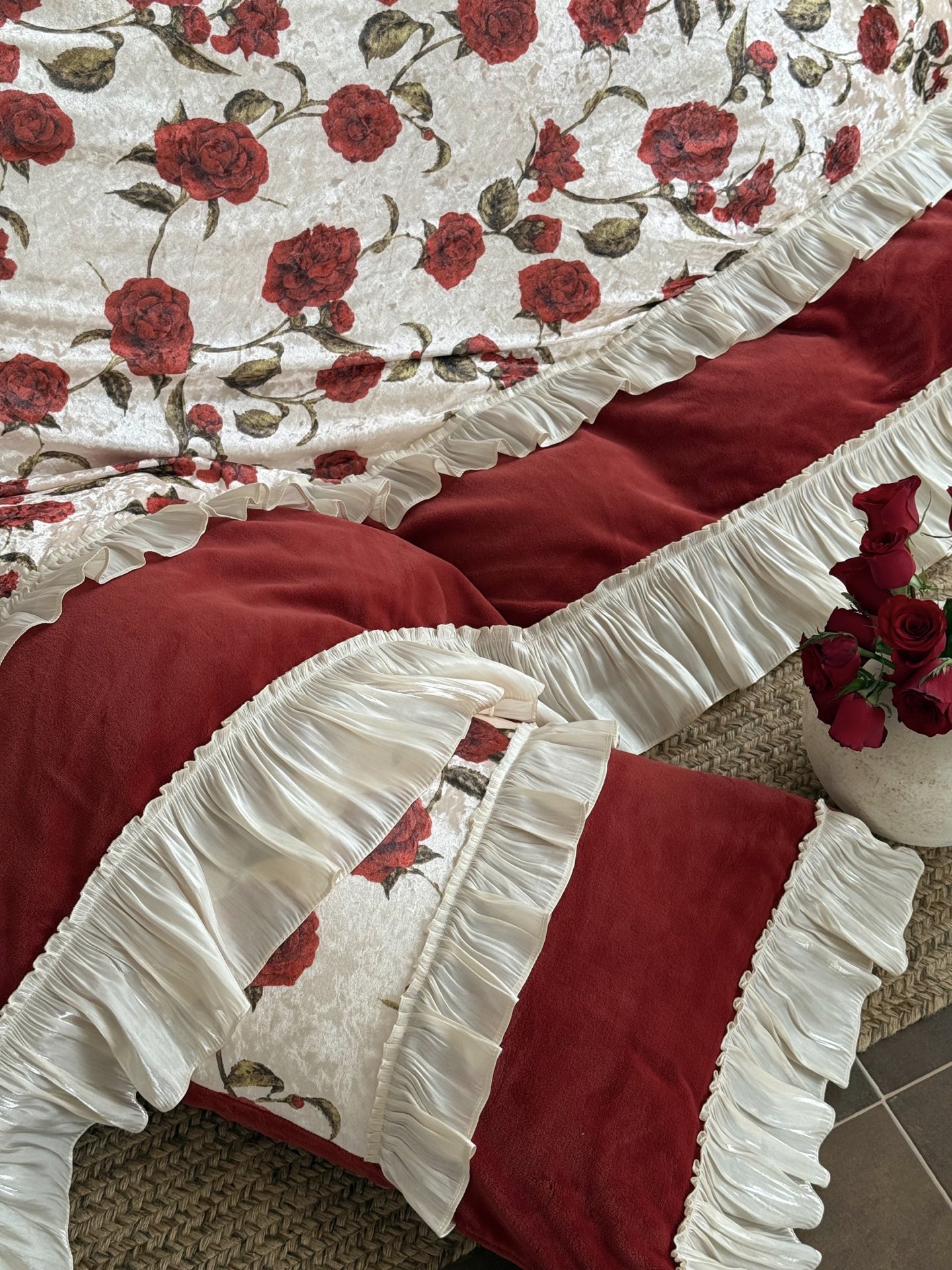 Elegant Rose Print Bedding Set - High-Quality Milk Velvet, Soft and Comfortable 18 i1760498493724 841 0 16