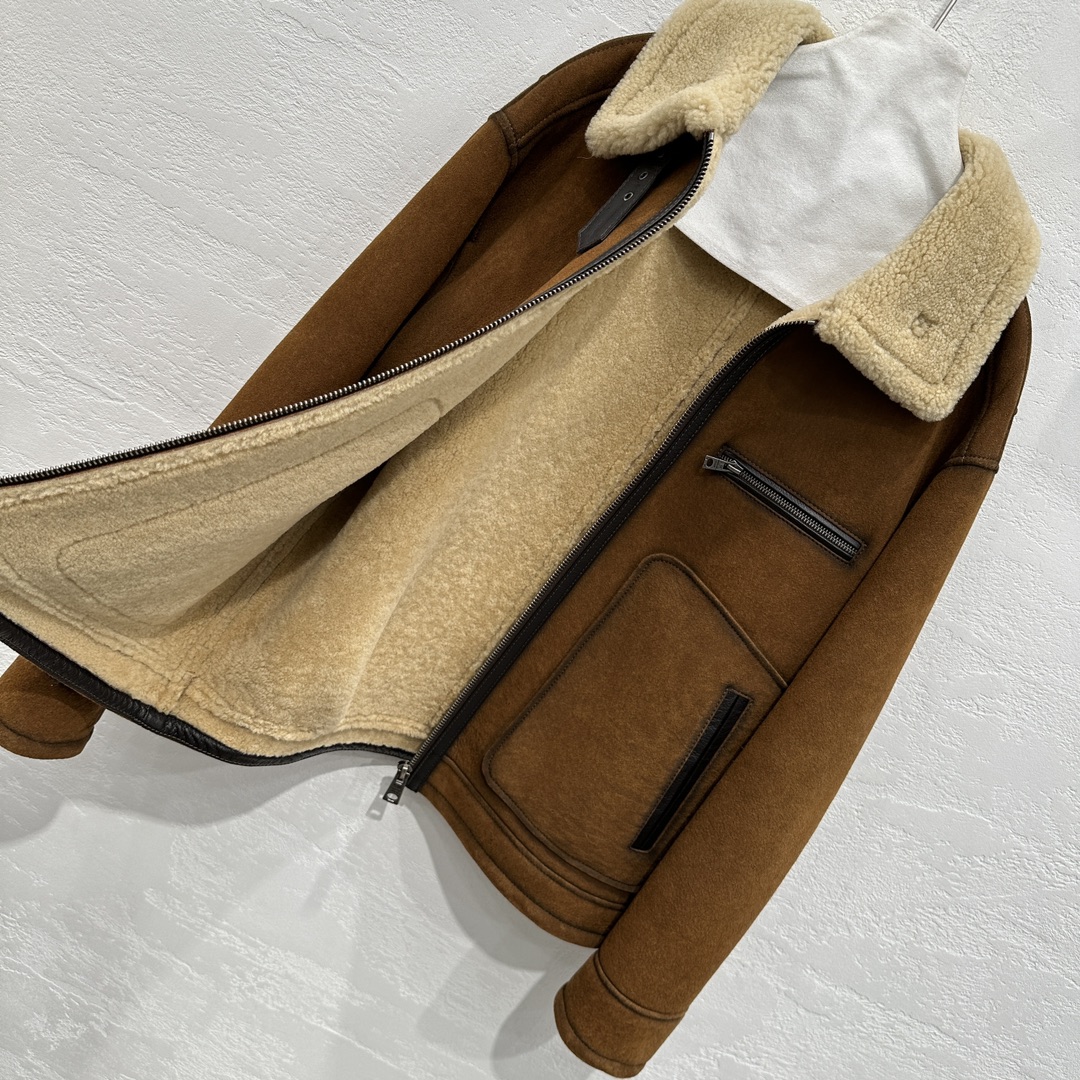 Unique Customized Velvet Suit with Retro Colors and Quality Details - 图片 9