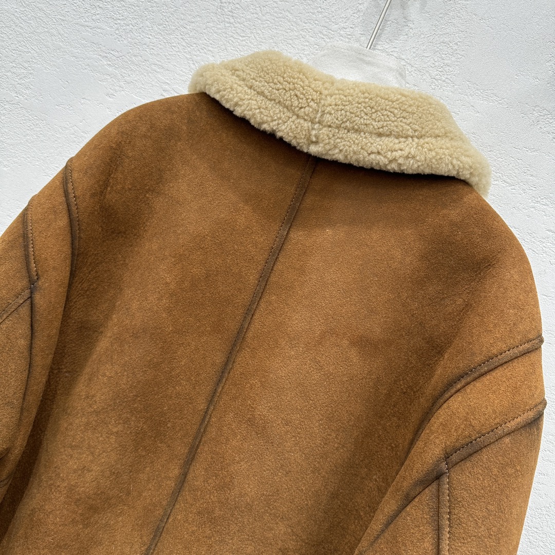 Unique Customized Velvet Suit with Retro Colors and Quality Details - 图片 8