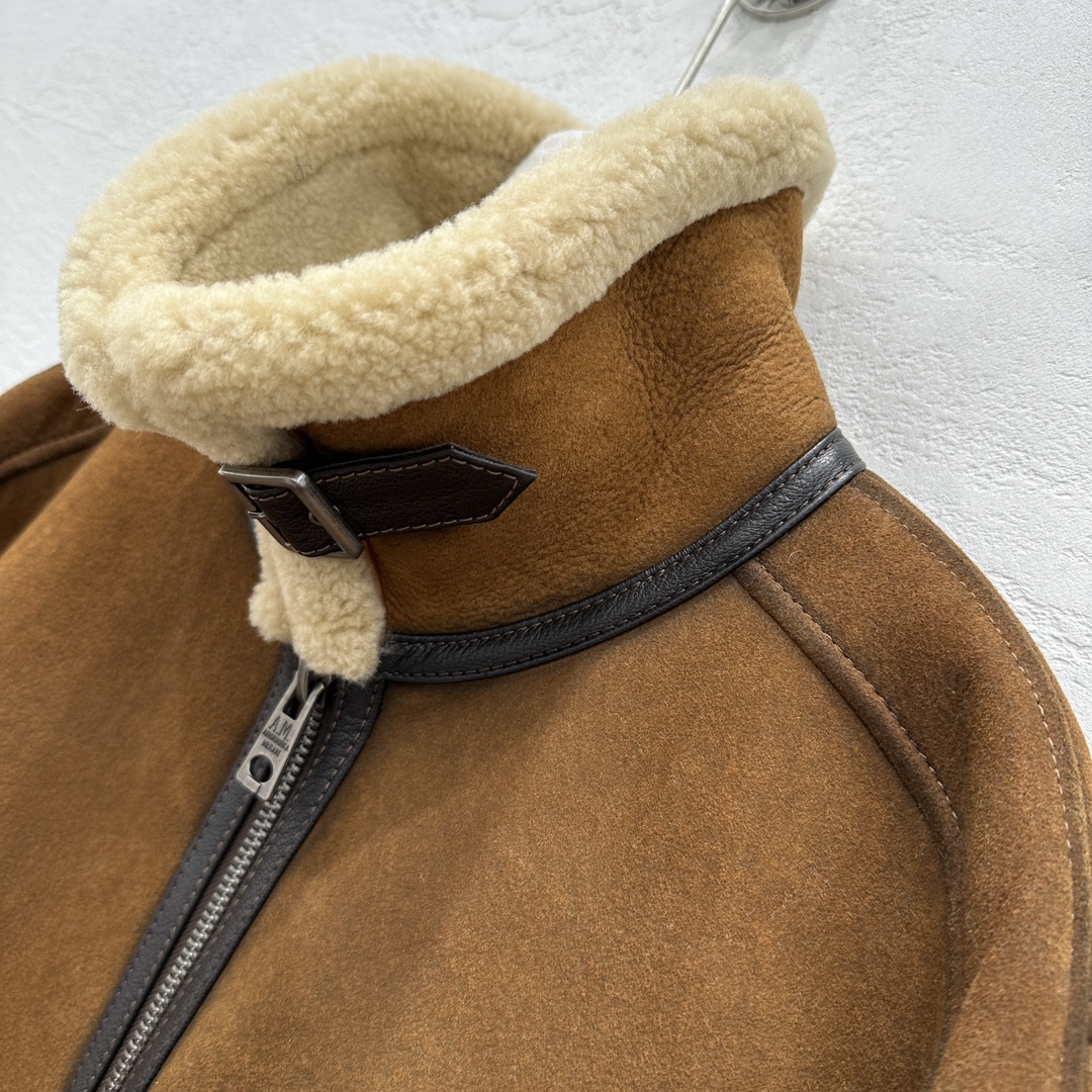 Unique Customized Velvet Suit with Retro Colors and Quality Details - 图片 6