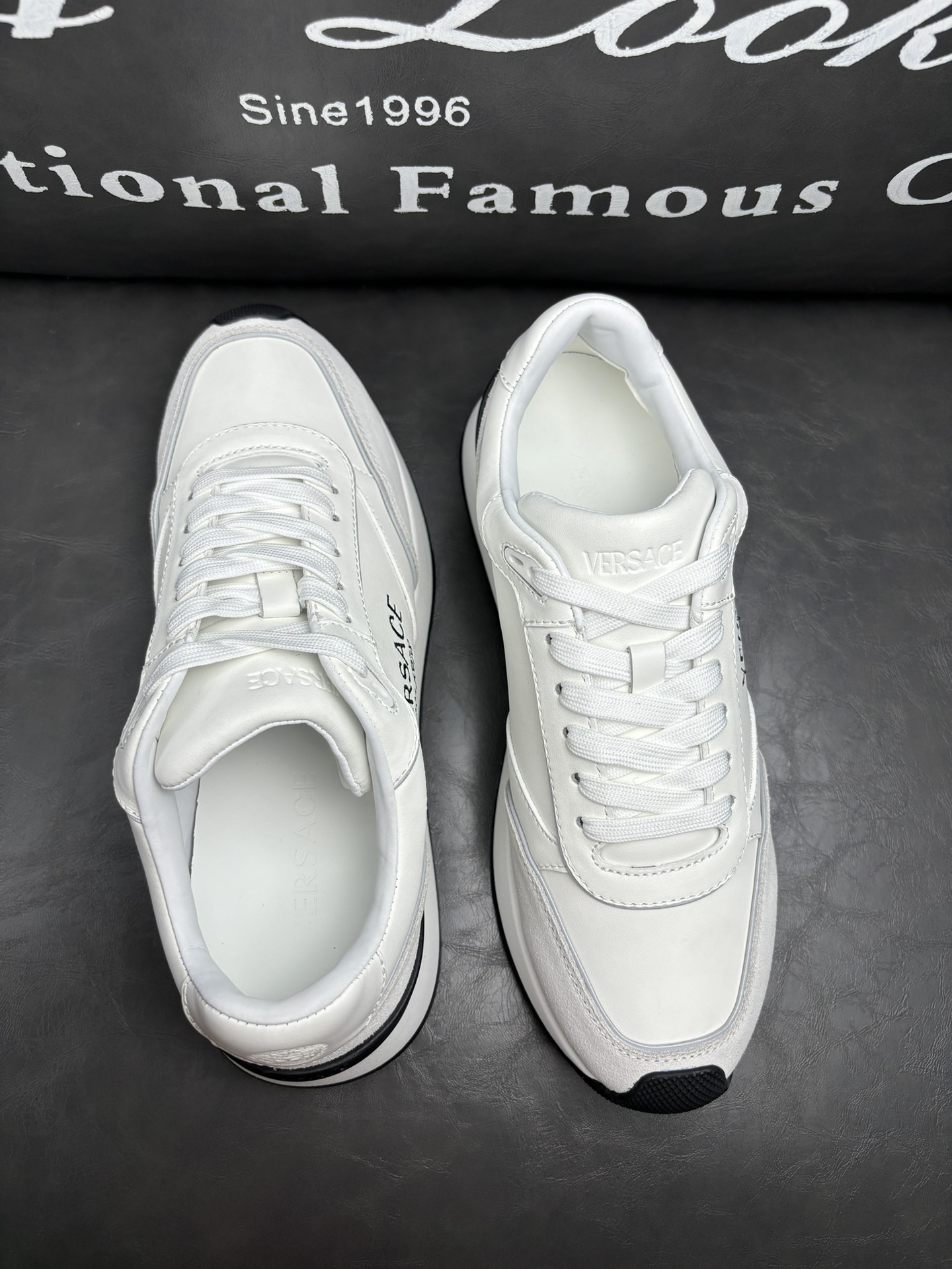 [Primavera y verano nuevo] VERSACE / Versace Hombres Versace Milano 39-44 38.45 personalizado