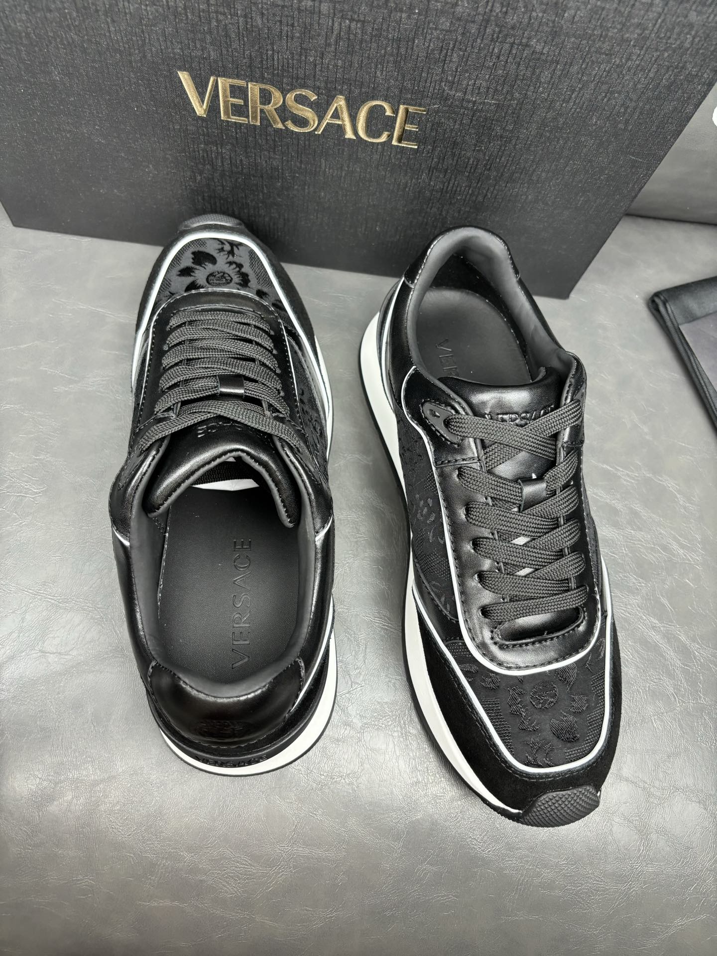 [Primavera y verano nuevo] VERSACE / Versace Hombres Versace Milano 39-44 38.45 personalizado