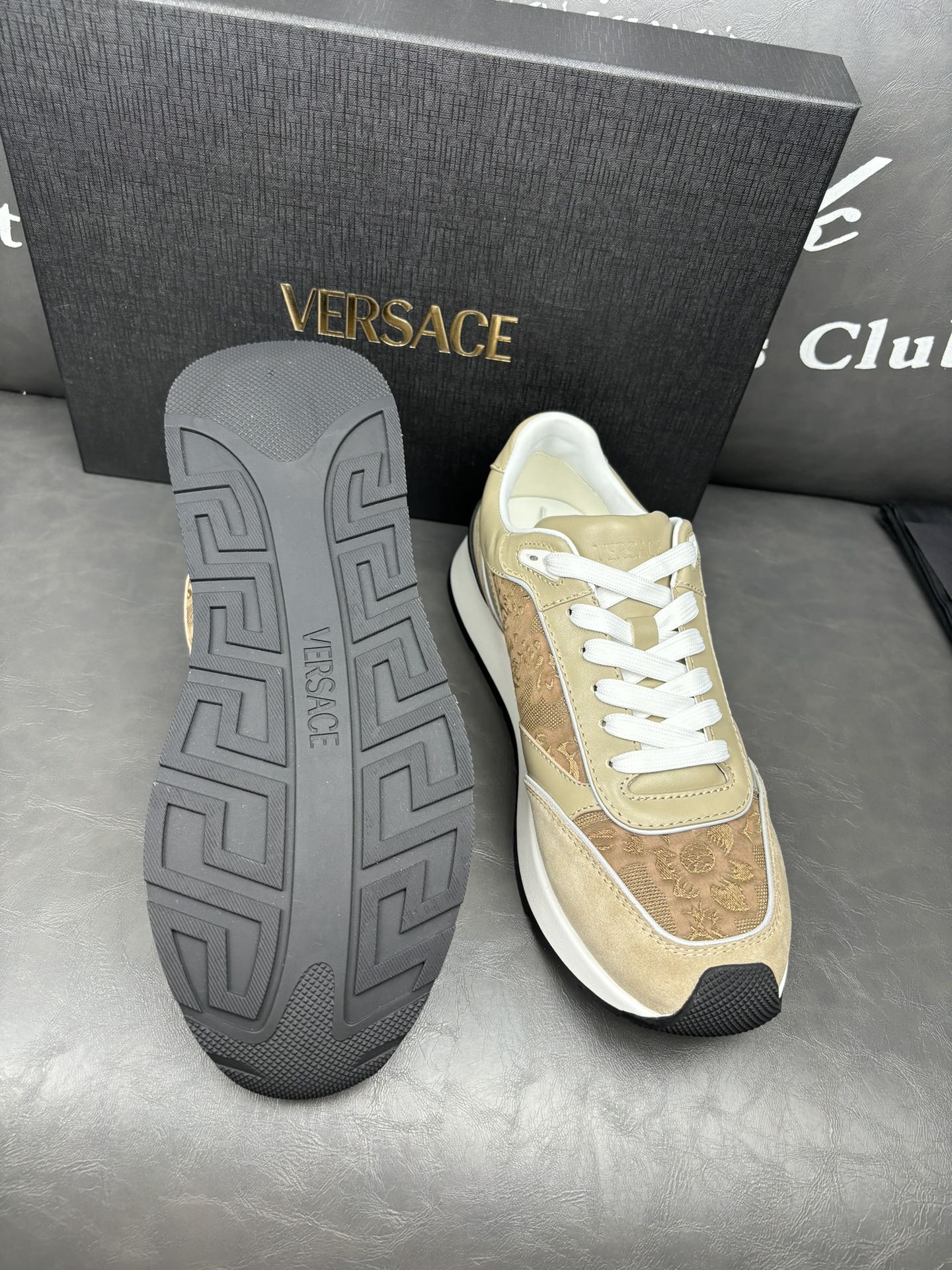 [Primavera y verano nuevo] VERSACE / Versace Hombres Versace Milano 39-44 38.45 personalizado