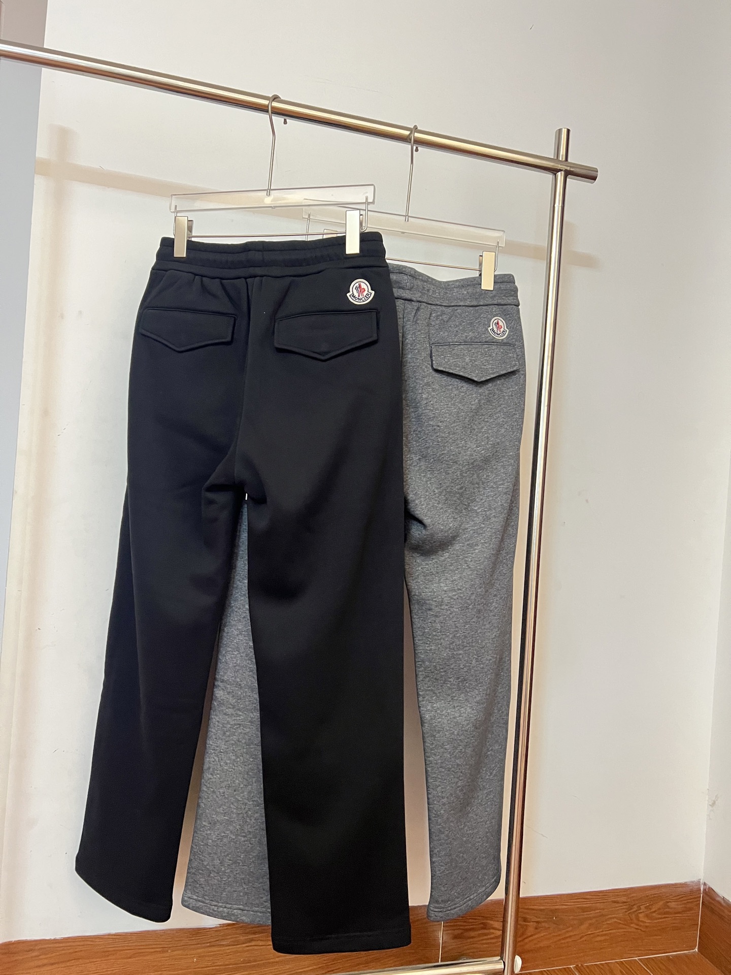 Moncler2025冬季(加绒加厚)纯棉休闲散口卫裤 黑色 深灰色 S. M. L. XL. XXL