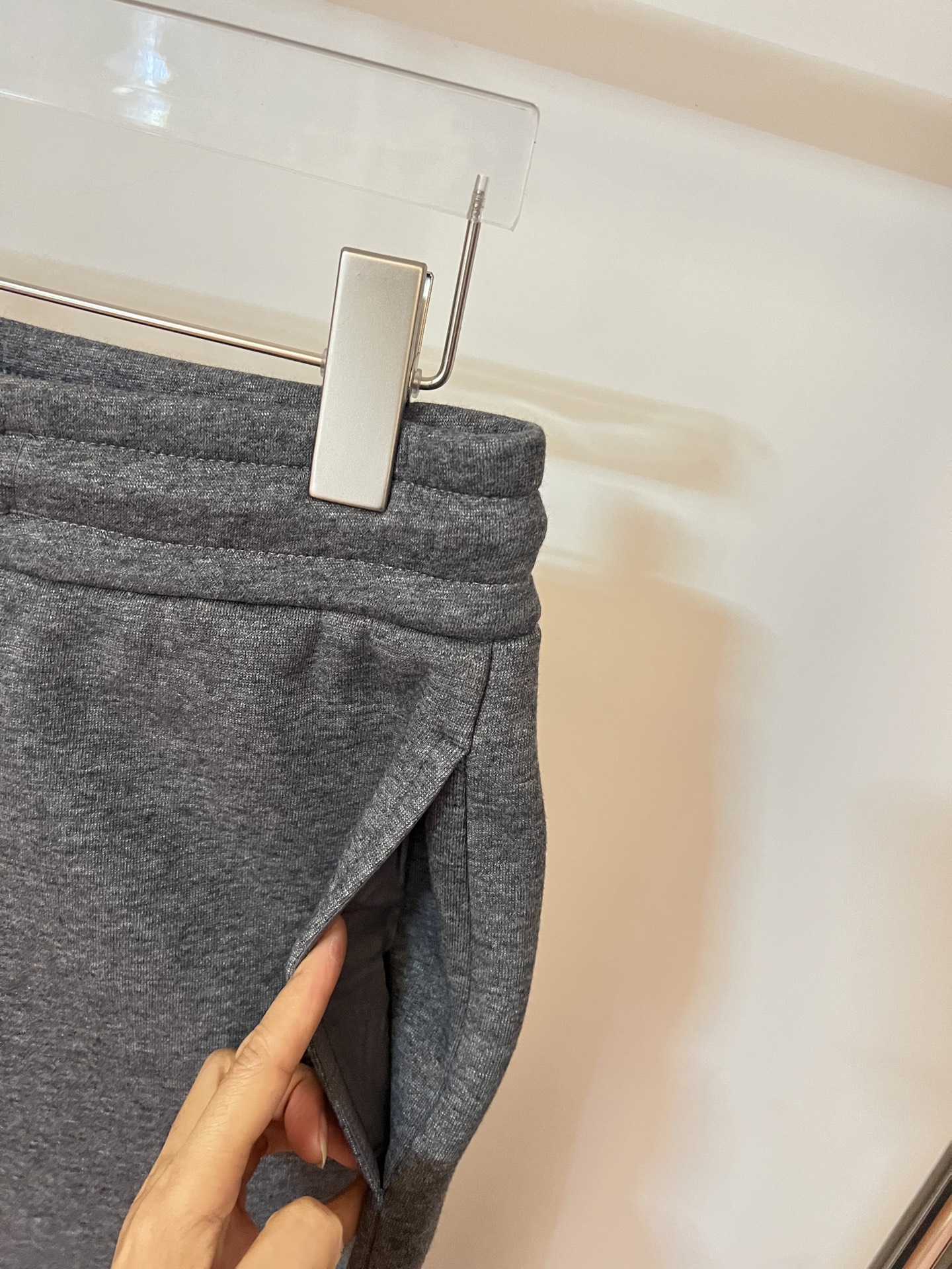 Moncler2025冬季(加绒加厚)纯棉休闲散口卫裤 黑色 深灰色 S. M. L. XL. XXL