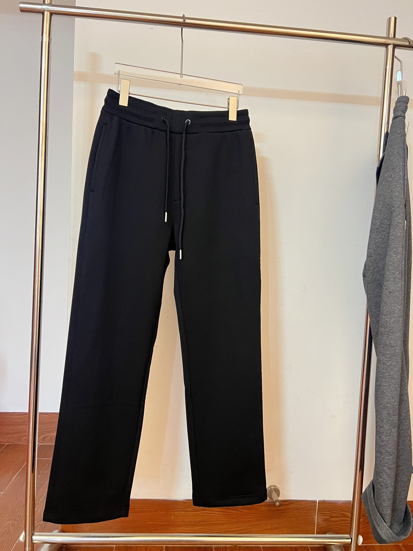 Moncler2025冬季(加绒加厚)纯棉休闲散口卫裤 黑色 深灰色 S. M. L. XL. XXL