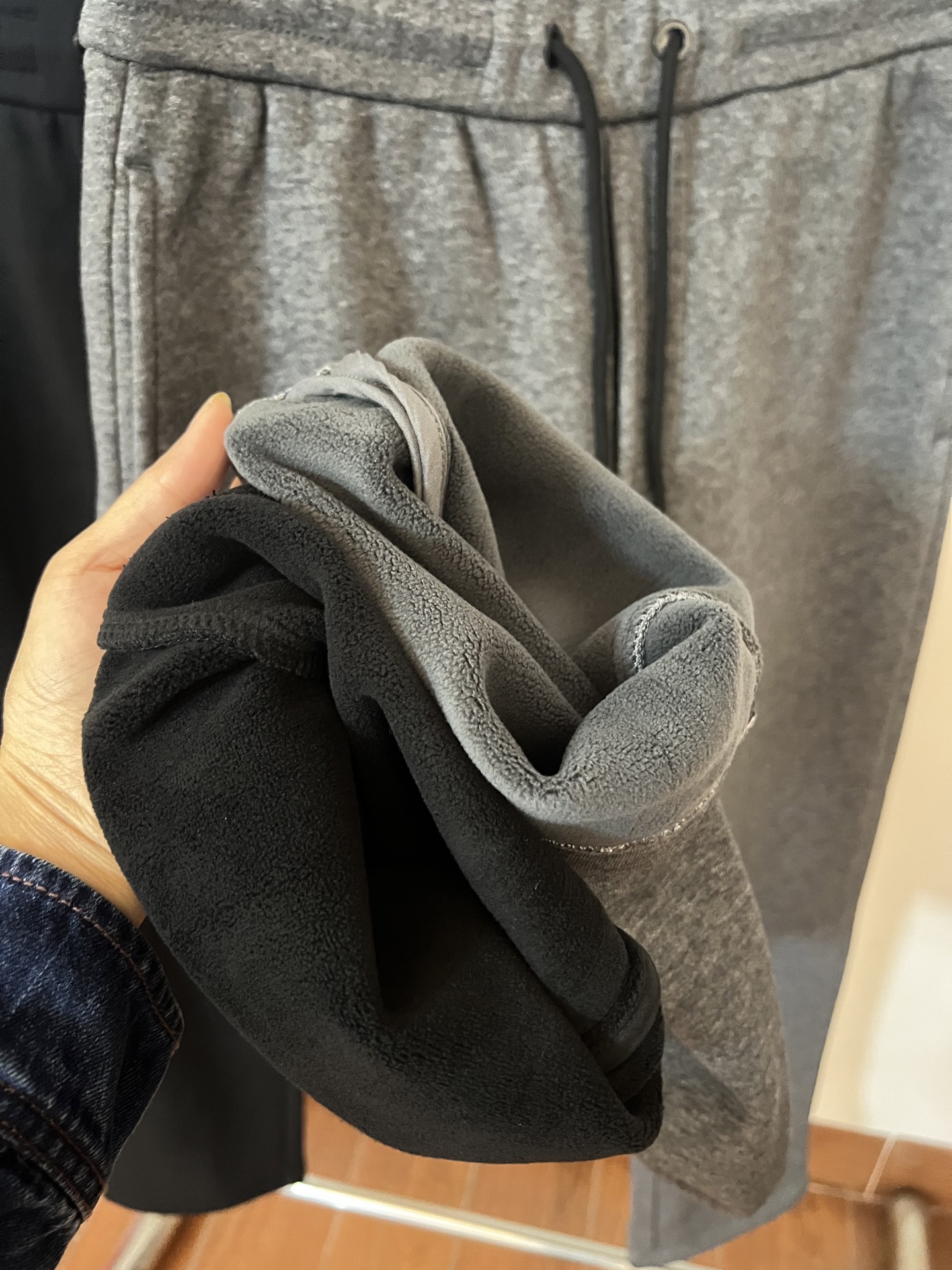 Moncler2025冬季(加绒加厚)纯棉休闲散口卫裤 黑色 深灰色 S. M. L. XL. XXL