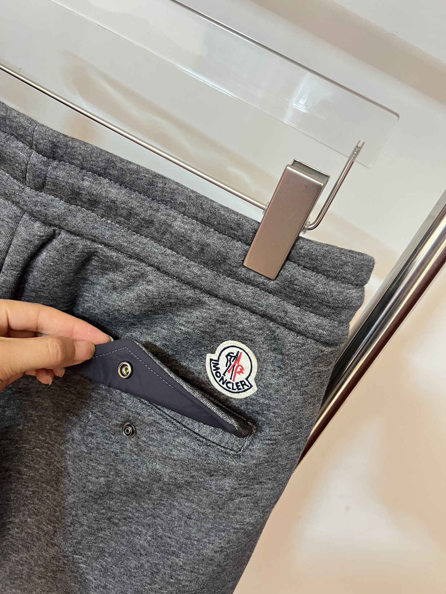 Moncler2025冬季(加绒加厚)纯棉休闲散口卫裤 黑色 深灰色 S. M. L. XL. XXL