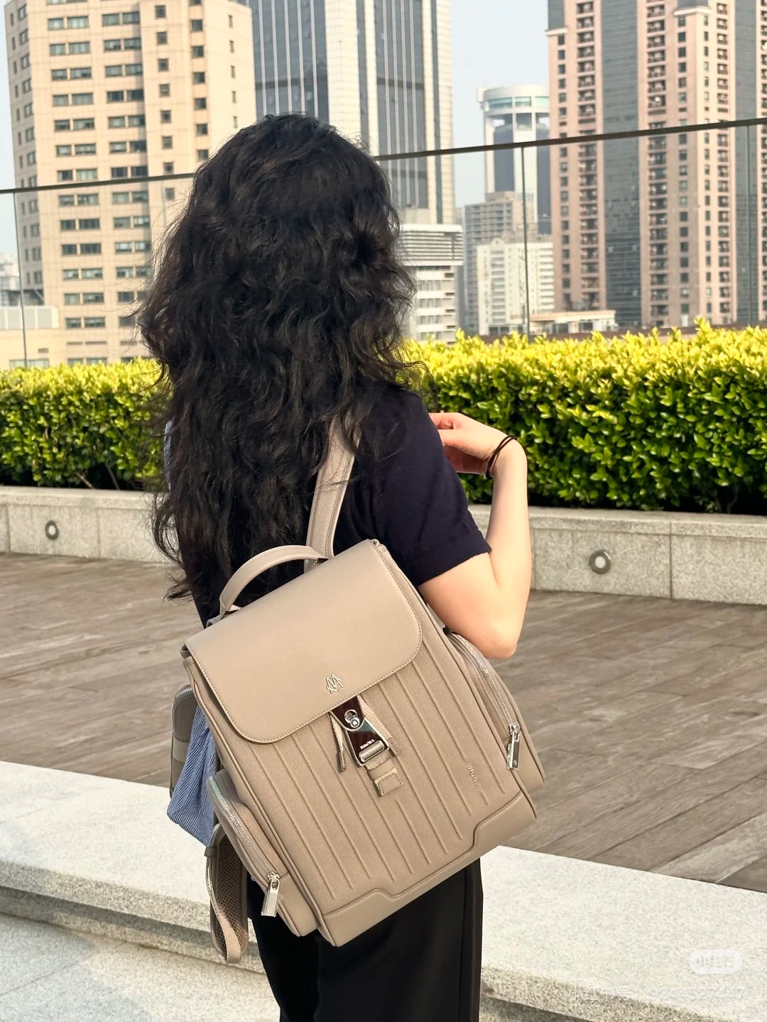 NO:336542,High-end gray tones can be matched with various outfits, practical and fashionable, whoever carries the best looks,19860909高级灰调可搭配各种穿搭,实用又时髦,谁背谁好看,,luggage