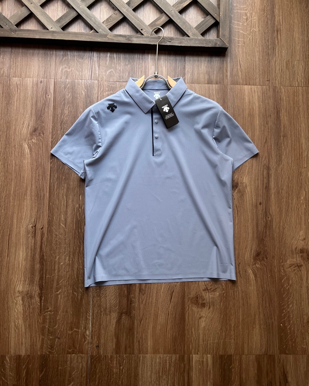 供货价:90💰『免税特供篇』旗舰店在售,热销推选,原包装➕原吊牌
DESCENTE/迪桑特夏季新款!高版本,质量很好。经典翻领胸前硅胶小标运动男款短袖男士Polo衫。
进口速干精梳珠地面料冰丝凉感亲肤舒爽,不粘身不黏腻!排汗吸湿!这款迪家的POLO衫,遵循并致敬精典!
采用了小翻领+门襟排扣的设计,隽永又儒雅,运动且商务!
肩膀上印有经典LOGO,高温硅胶的工艺加持,增加了设计的趣味性和观赏度
整体立体剪裁,拼块居多!跟贴合人体运动科学。绿色拼接黑色更是很突出,让人眼前一亮‼整体既有严谨的精英范,又有利落阳光的运动感,彰显品牌魅力 !
其具有十分优越的色牢度、耐皂洗、耐光汗复合和耐摩擦,长久穿着与洗涤仍能维持饱满的色泽度!
自问世以来、TOUGH面料以不易变形、不易褪色以及快递干爽的三大优势
颜色: 黑色 藏青 卡其 蓝色
M:肩宽44.5 胸围96 衣长65 袖长19 建议90-115斤
L:肩宽45.5 胸围100 衣长67 袖长20 建议115-130斤
XL:肩宽47.5 胸围104 衣长69 袖长21 建议130-145斤
2XL:肩宽49 胸围108 衣长71 袖长22 建议145-165斤
3XL:肩宽50.5 胸围112 衣长73 袖长23 建议165-180斤
4XL:肩宽52 胸围116 衣长75 袖长24 建议180-200斤