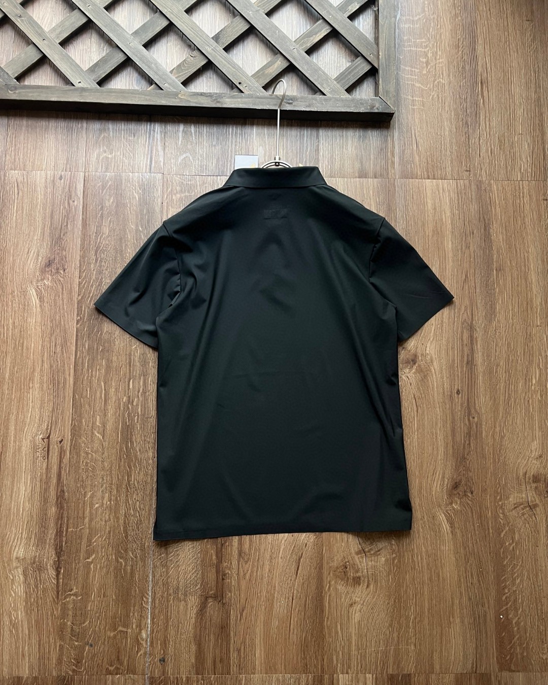 供货价:90💰『免税特供篇』旗舰店在售,热销推选,原包装➕原吊牌
DESCENTE/迪桑特夏季新款!高版本,质量很好。经典翻领胸前硅胶小标运动男款短袖男士Polo衫。
进口速干精梳珠地面料冰丝凉感亲肤舒爽,不粘身不黏腻!排汗吸湿!这款迪家的POLO衫,遵循并致敬精典!
采用了小翻领+门襟排扣的设计,隽永又儒雅,运动且商务!
肩膀上印有经典LOGO,高温硅胶的工艺加持,增加了设计的趣味性和观赏度
整体立体剪裁,拼块居多!跟贴合人体运动科学。绿色拼接黑色更是很突出,让人眼前一亮‼整体既有严谨的精英范,又有利落阳光的运动感,彰显品牌魅力 !
其具有十分优越的色牢度、耐皂洗、耐光汗复合和耐摩擦,长久穿着与洗涤仍能维持饱满的色泽度!
自问世以来、TOUGH面料以不易变形、不易褪色以及快递干爽的三大优势
颜色: 黑色 藏青 卡其 蓝色
M:肩宽44.5 胸围96 衣长65 袖长19 建议90-115斤
L:肩宽45.5 胸围100 衣长67 袖长20 建议115-130斤
XL:肩宽47.5 胸围104 衣长69 袖长21 建议130-145斤
2XL:肩宽49 胸围108 衣长71 袖长22 建议145-165斤
3XL:肩宽50.5 胸围112 衣长73 袖长23 建议165-180斤
4XL:肩宽52 胸围116 衣长75 袖长24 建议180-200斤