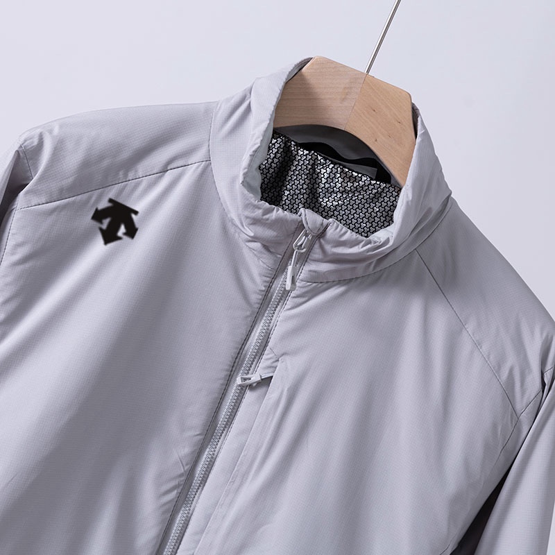 供💰200
NS迪桑特轻量化棉衣
颜色:黑色，白色，绿色，
尺码M-3XL