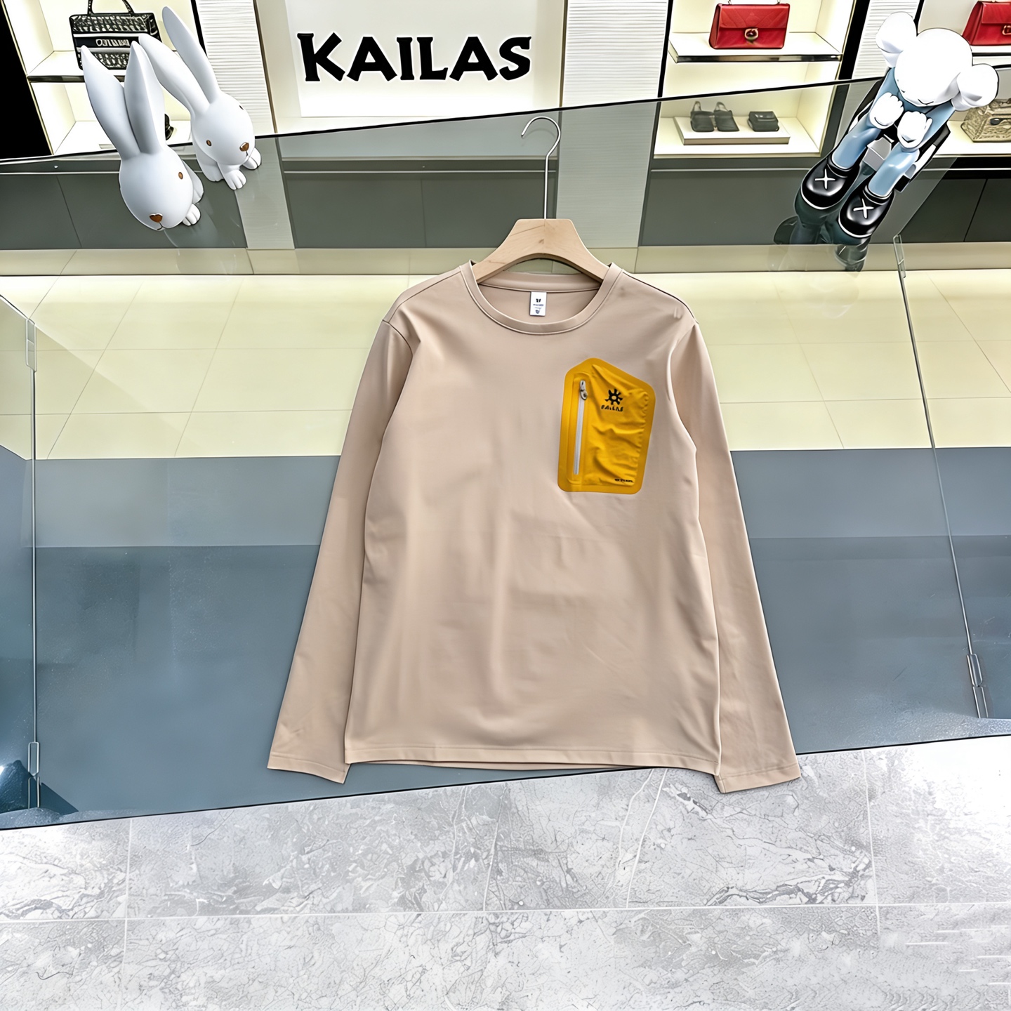 Alternative view of T-Shirt 03894