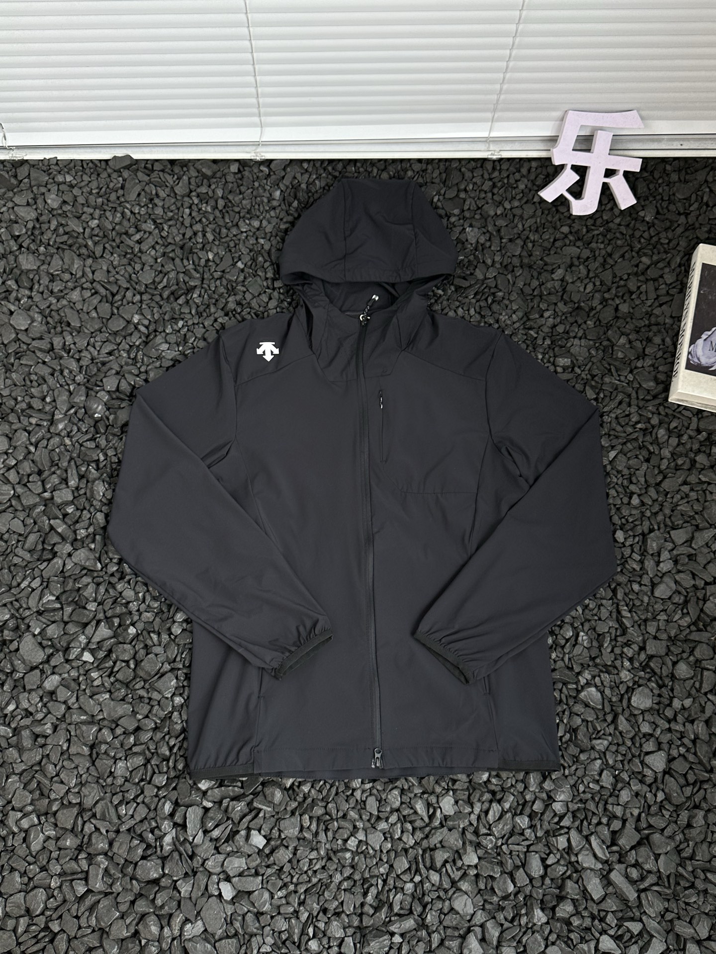 Alternative view of Cap UPF80 03891