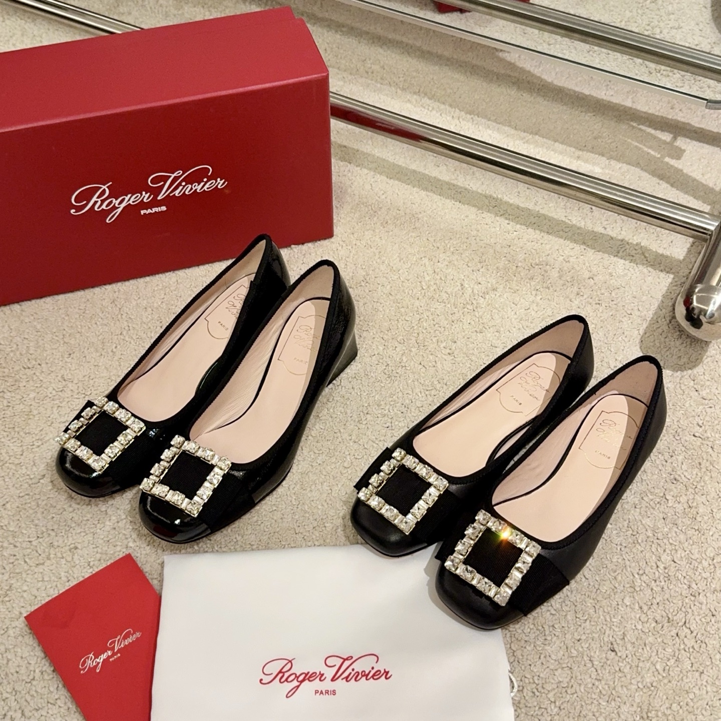 Roger Vivier Belle escarpins à talon carré avec boucle en écaille, version ronde moulée sur mesure, un vrai coup de cœur pour ce modèle RV