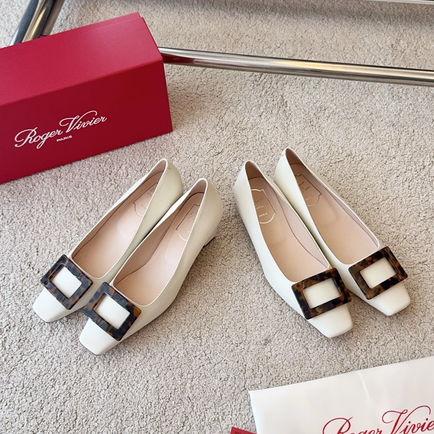 Roger Vivier RV Belle Vivier玳瑁扣牛皮系列
