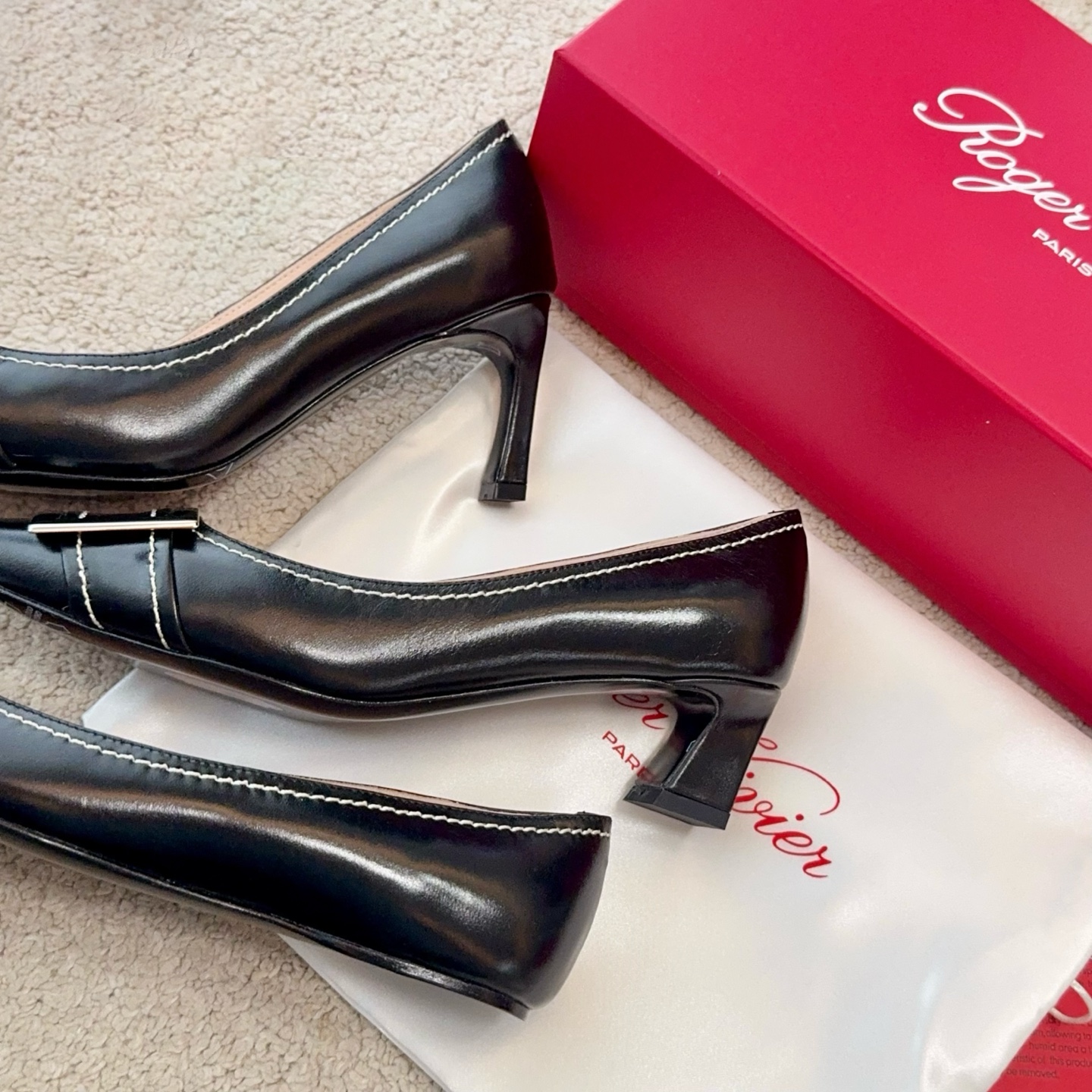 Roger Vivier RV早春新品缝线Trompette系列