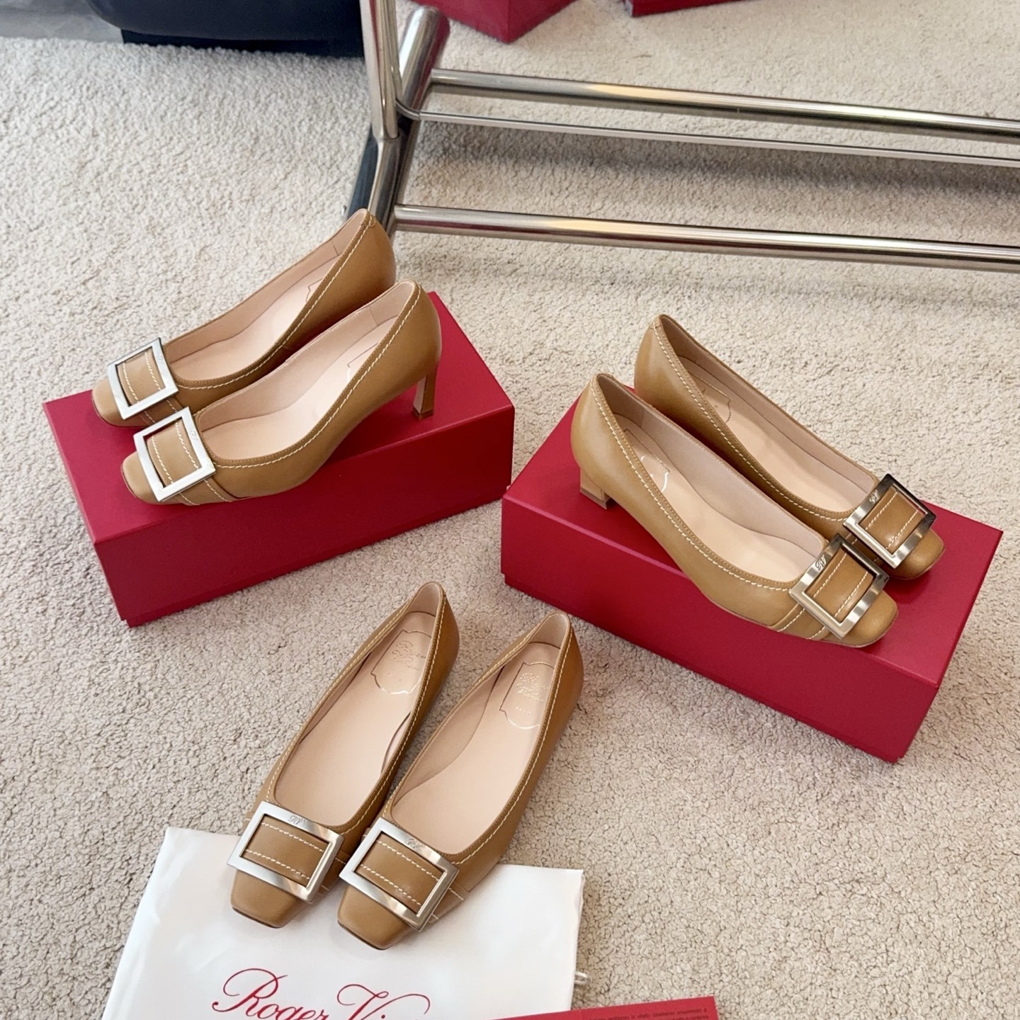 Roger Vivier RV早春新品缝线Trompette系列